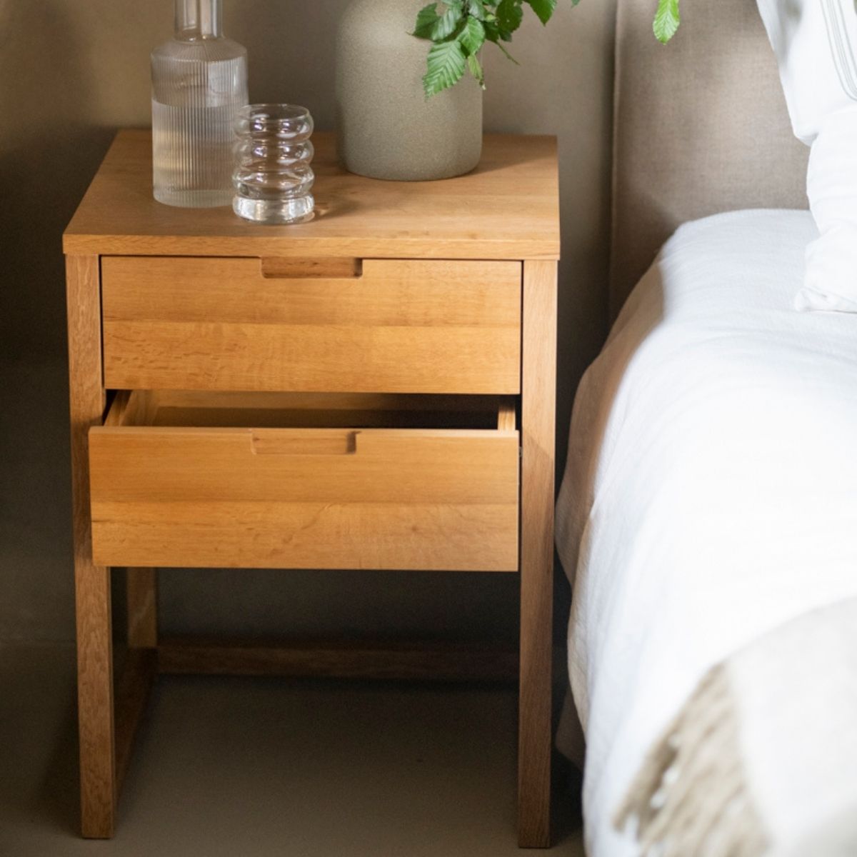 Andrea House Mueble table de nuit chêne 2 tiroirs