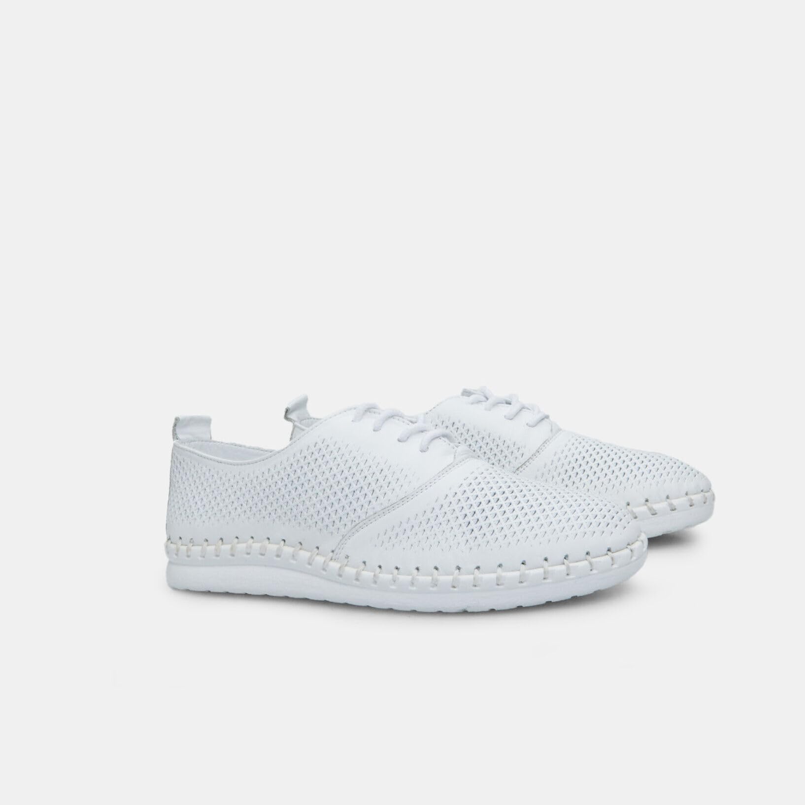 Bata Chaussures à lacets femme cuir perforé 36 EU