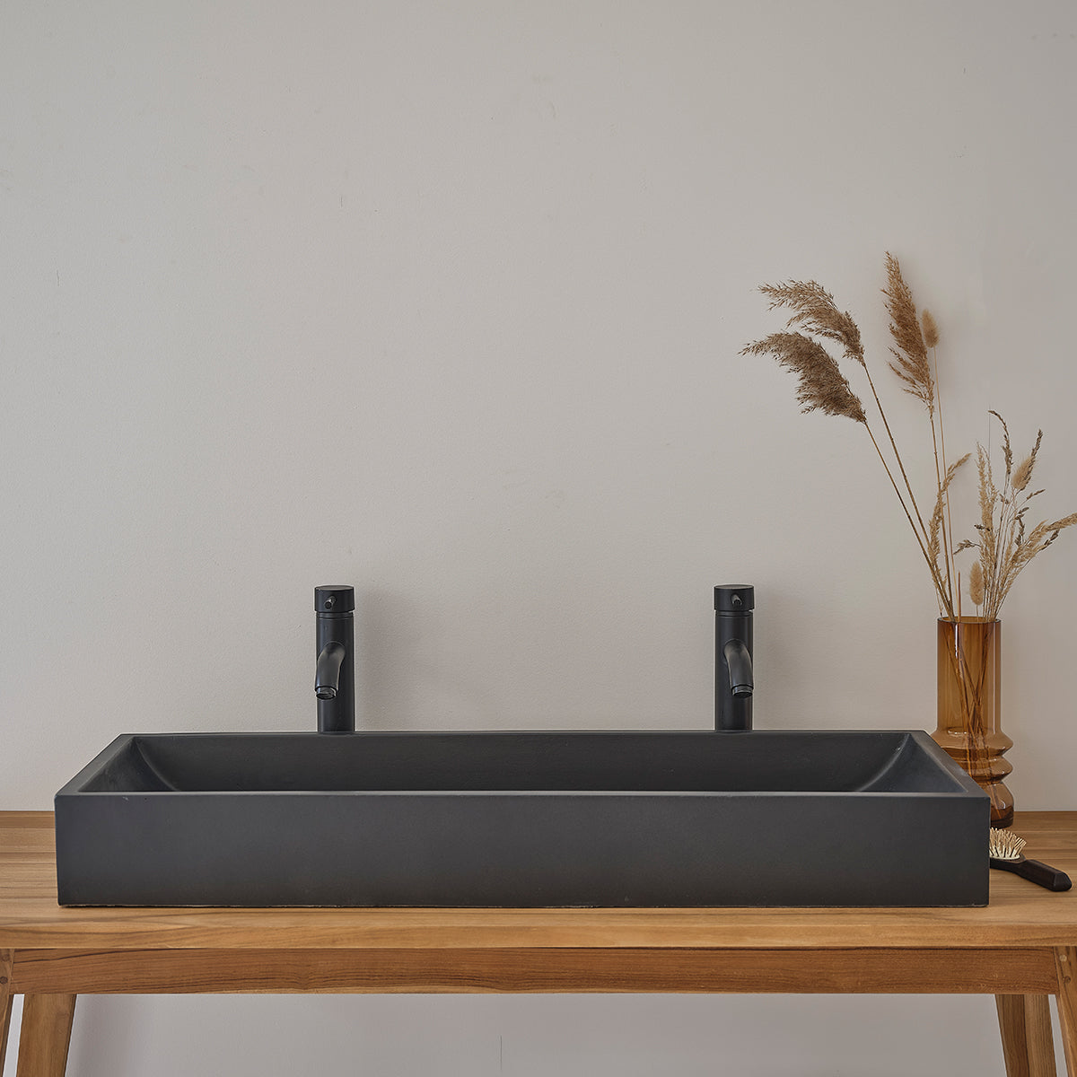 Berah Getah Olia vasque béton 100 cm noire