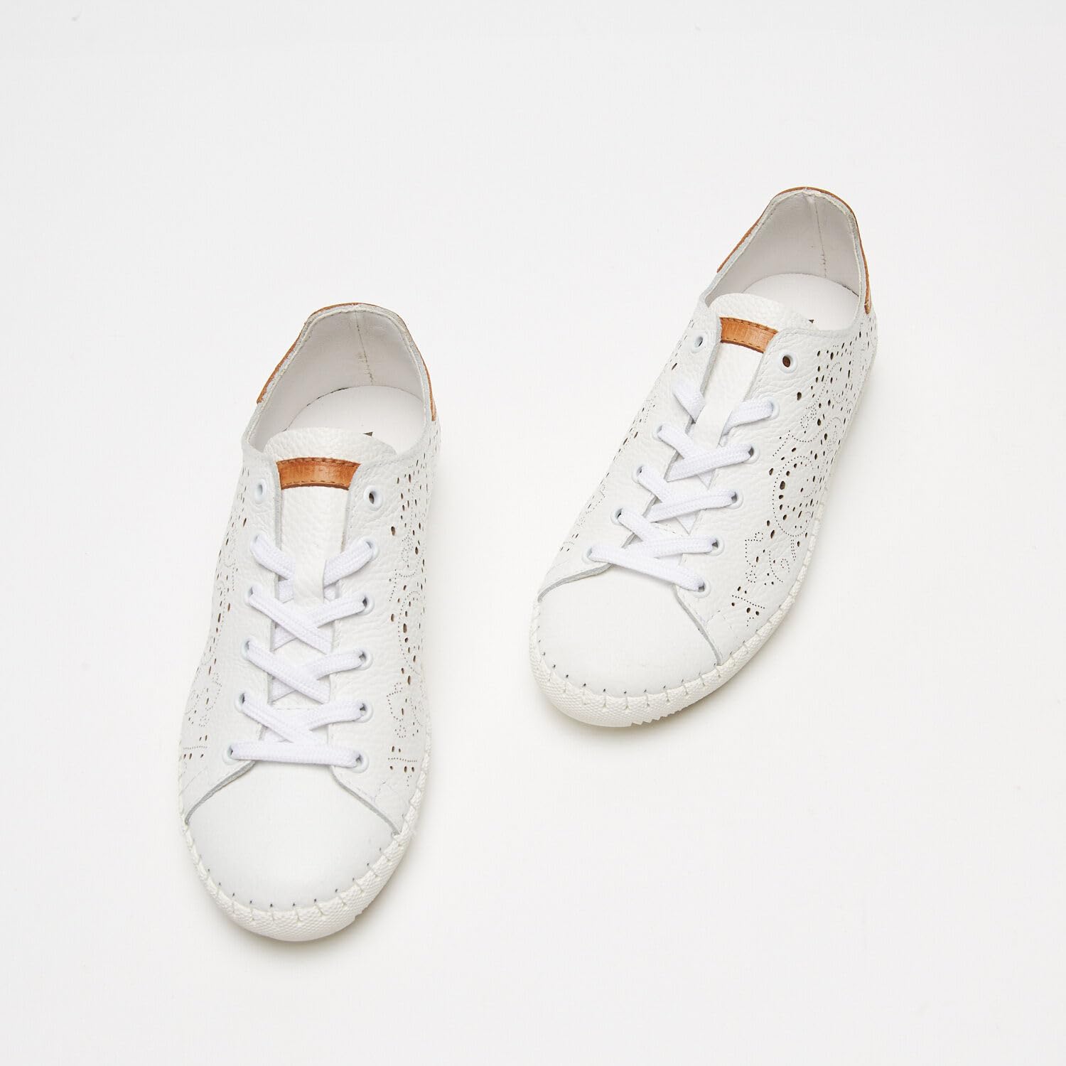 Bata 5241413 Baskets femme cuir perforé