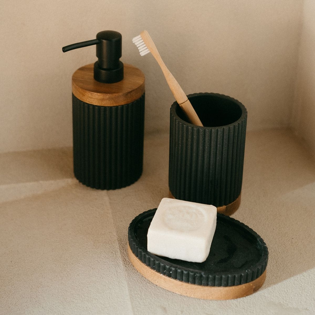 Andrea House porte-brosses à dents bois résine noir