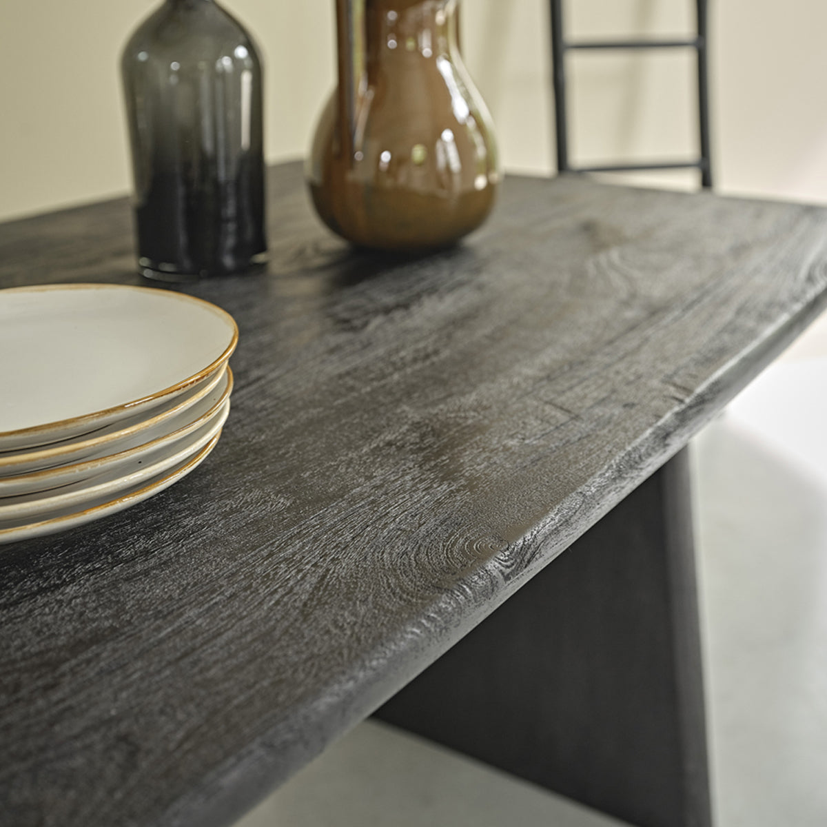 Berah Getah Lucky table en manguier noir 6/8 pers.