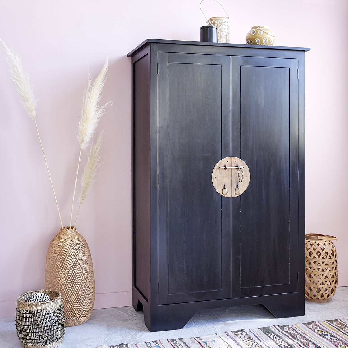 Berah Getah Nusa armoire acajou massif 105 cm noire