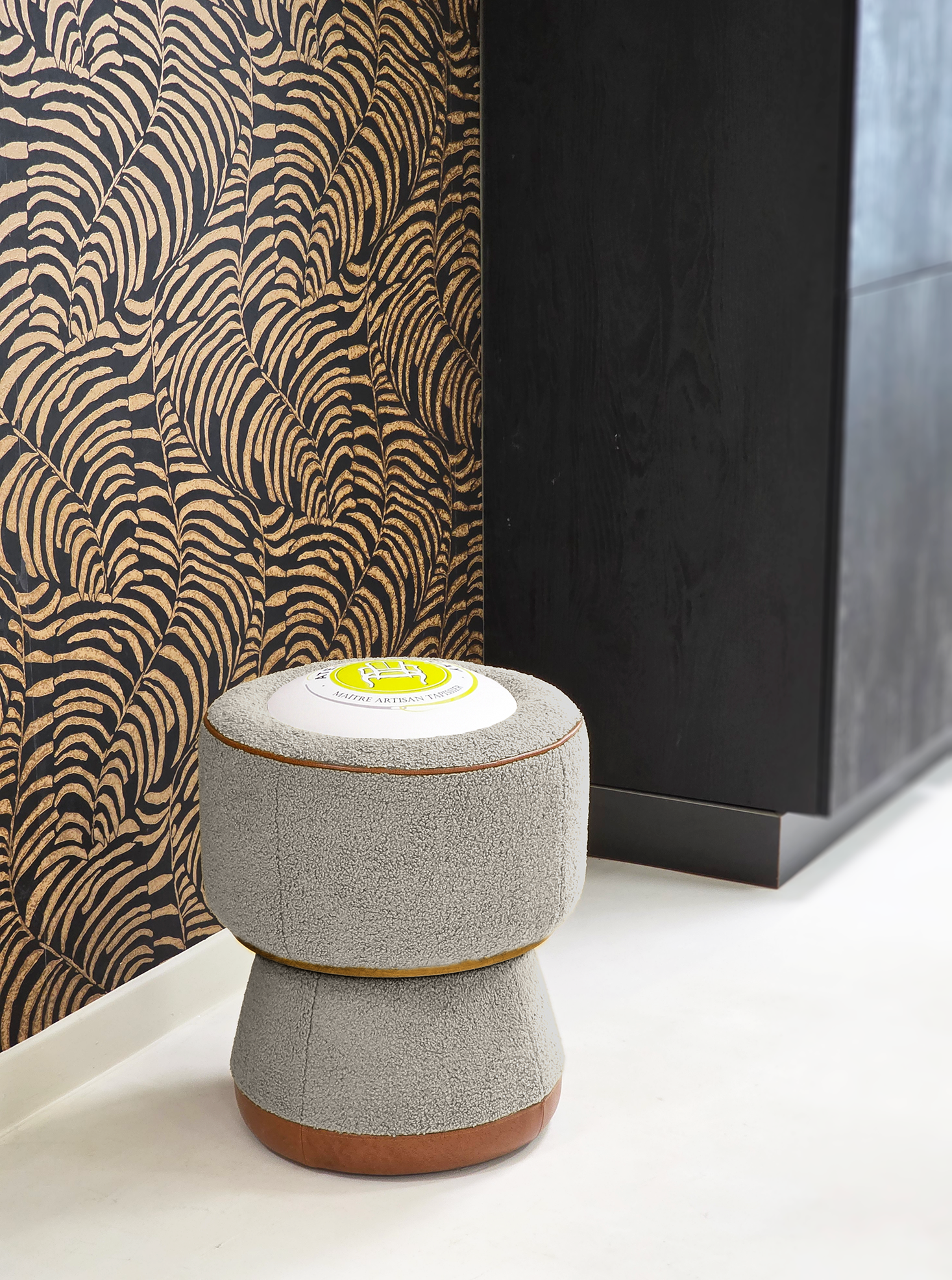 Atelier Douay Pouf Effervescence bouchon champagne bouclé