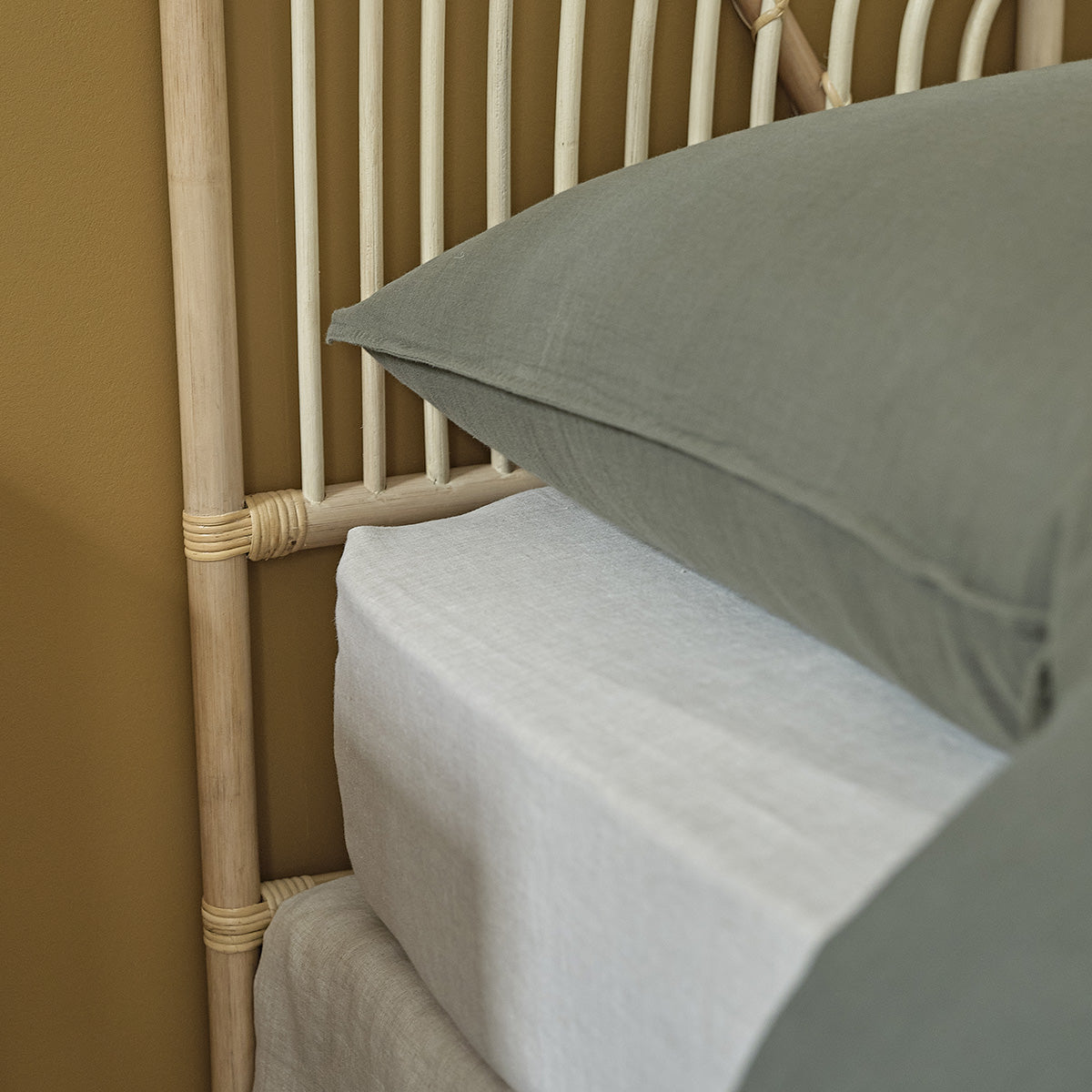 Berah Getah Boho tête de lit enfant rotin 90 cm arrondie