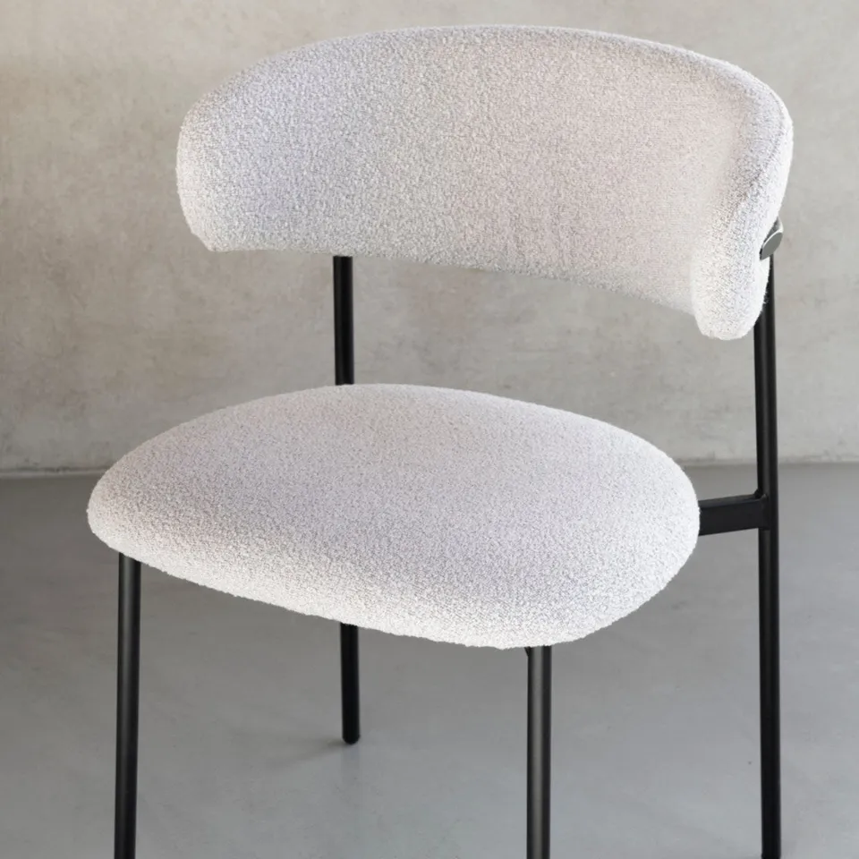 Andrea House Lucy chaise tapissée grise