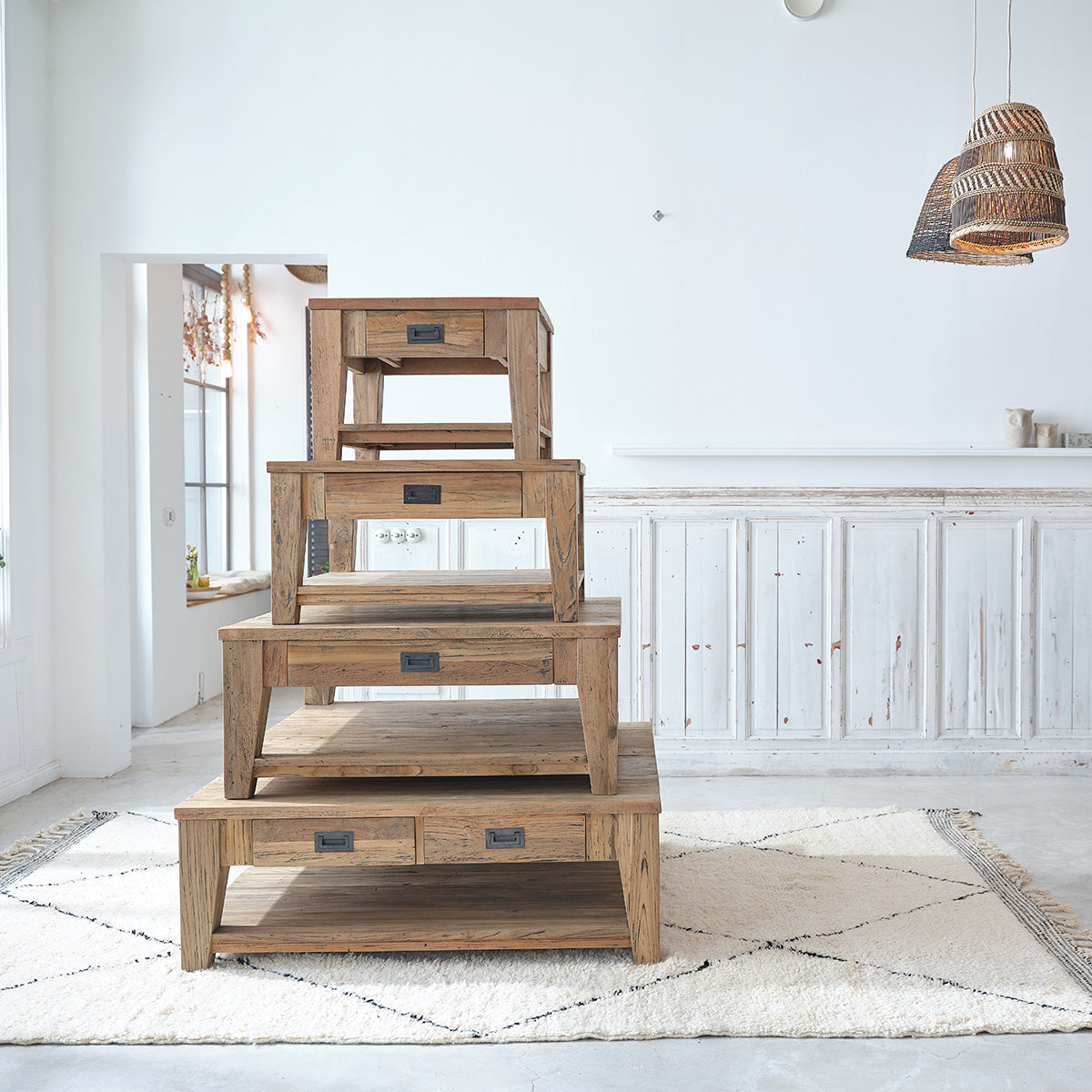 Berah Getah Cargo table basse teck recyclé 60 cm tiroir