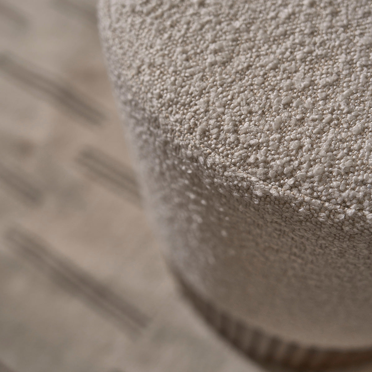 Berah Getah Tane pouf mindi bouclette blanche Ø38 cm