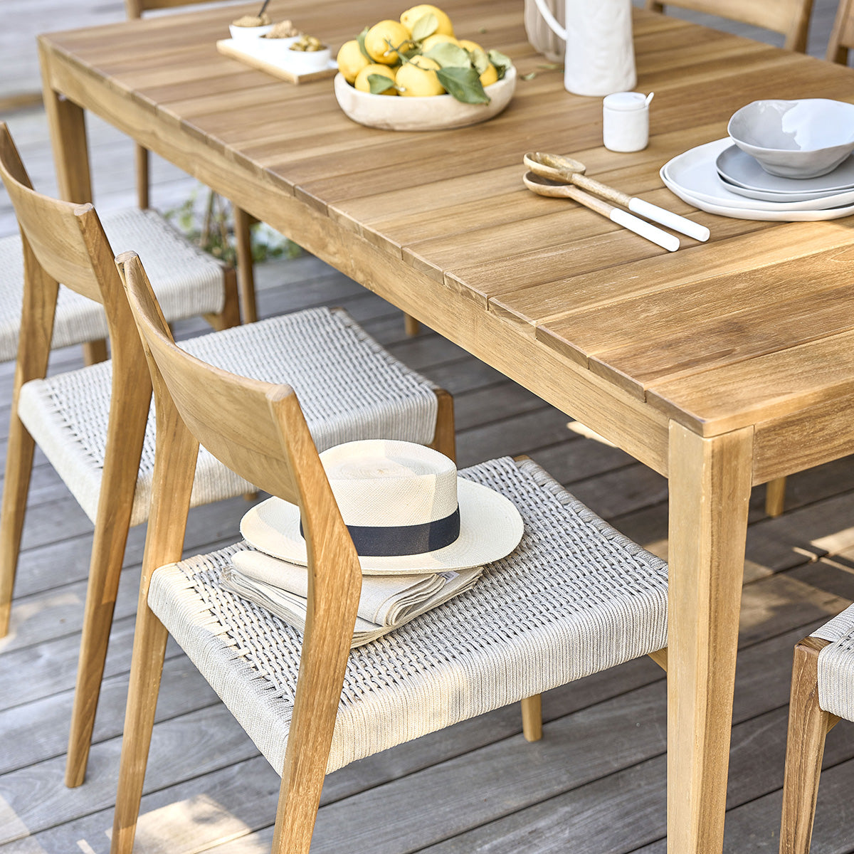 Berah Getah Livie table de jardin teck 8 personnes lattes