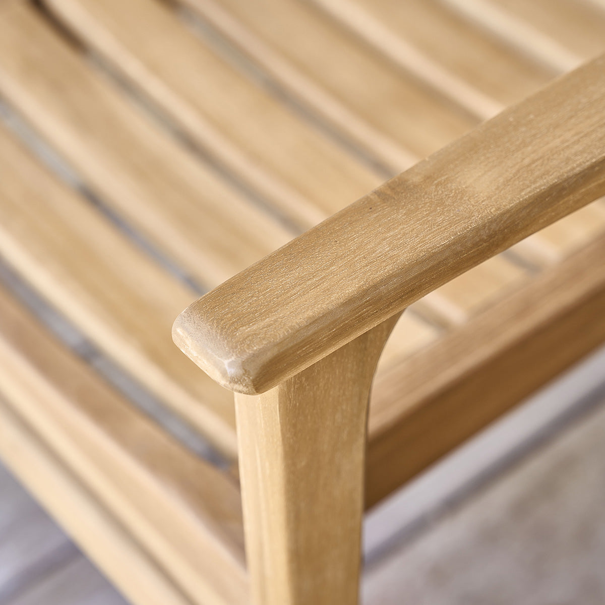 Berah Getah APRIL fauteuil jardin teck massif empilable