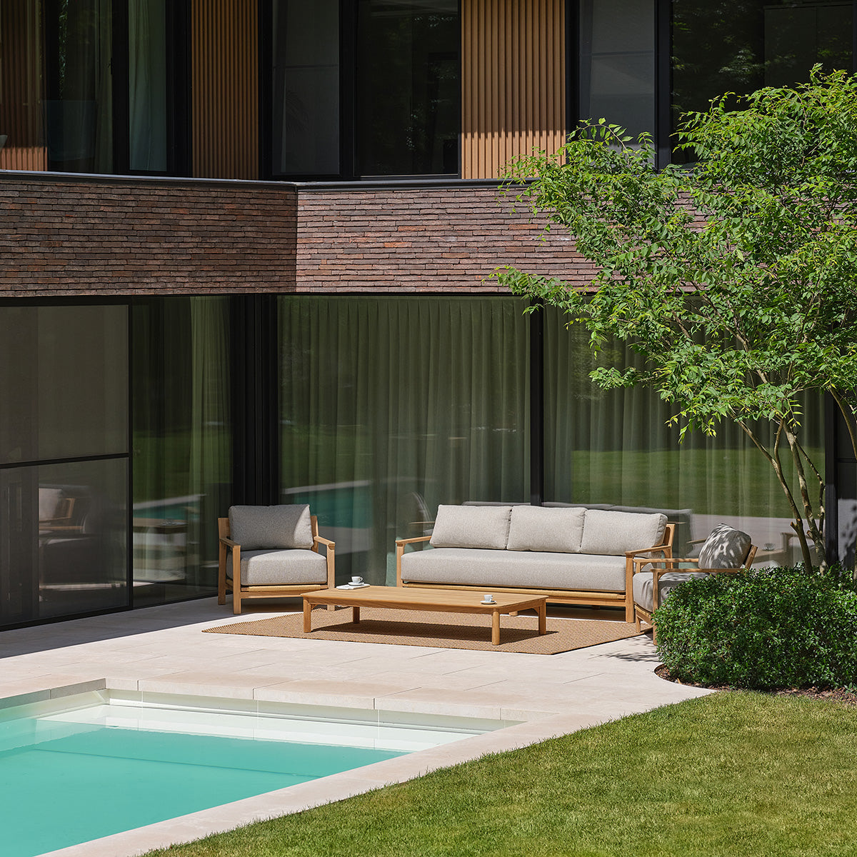 Berah Getah Piana fauteuil jardin teck coussins gris chiné