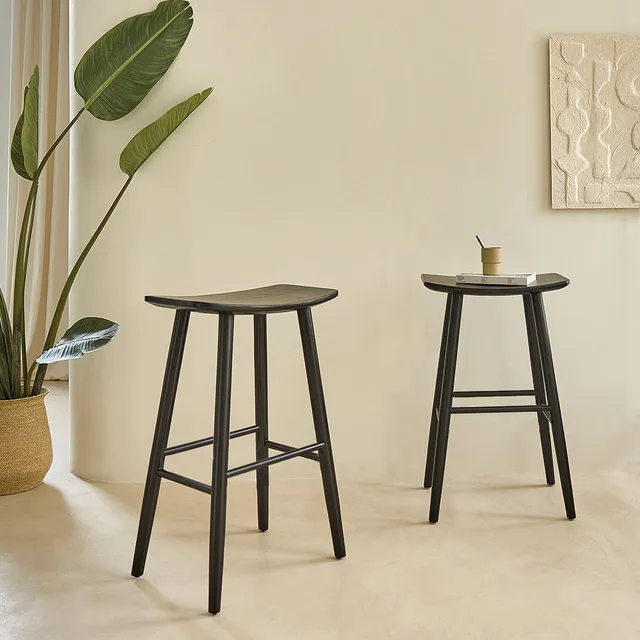 Berah Getah Ambre lot 2 tabourets bar teck noir 75 cm