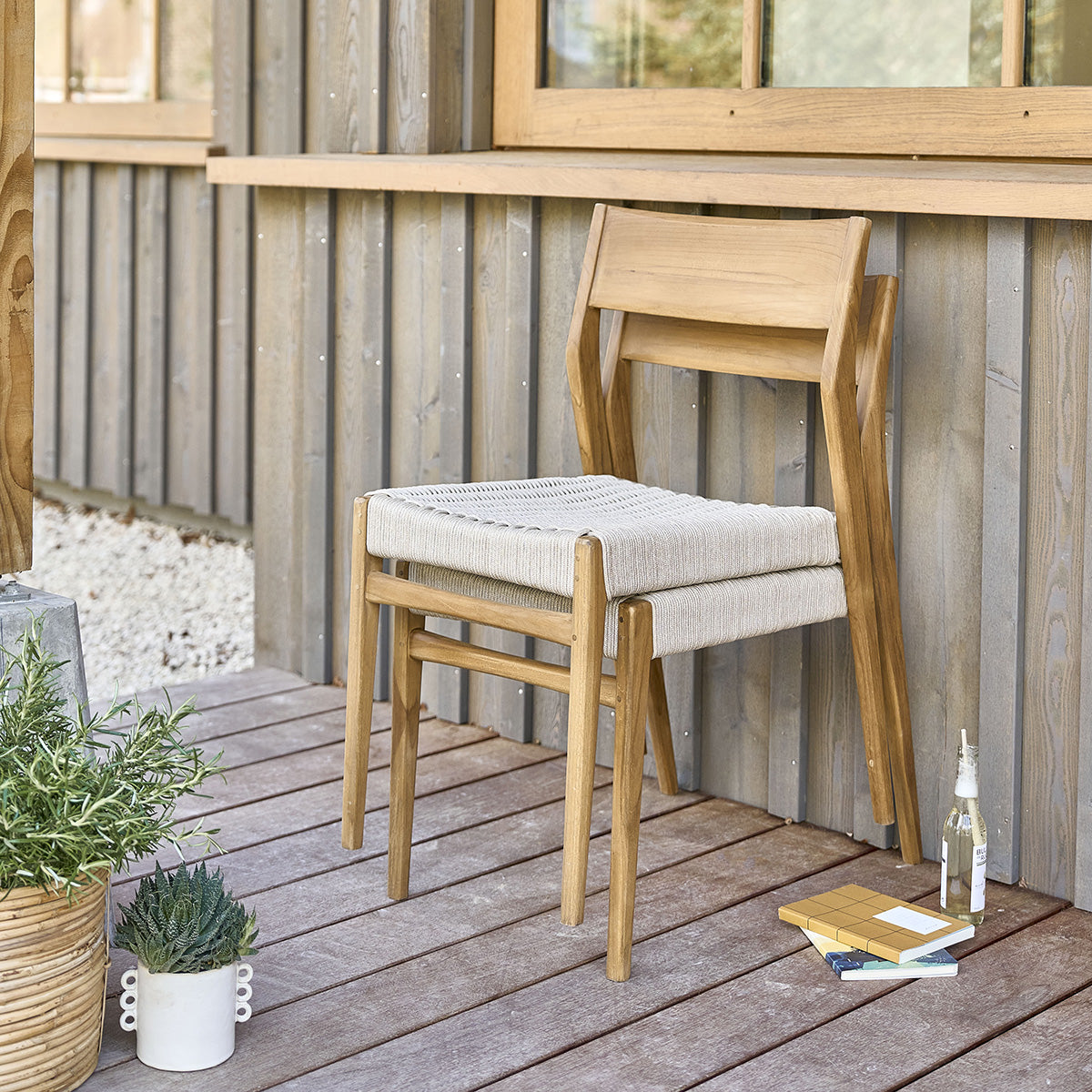 Berah Getah Livie lot 2 chaises jardin teck beige