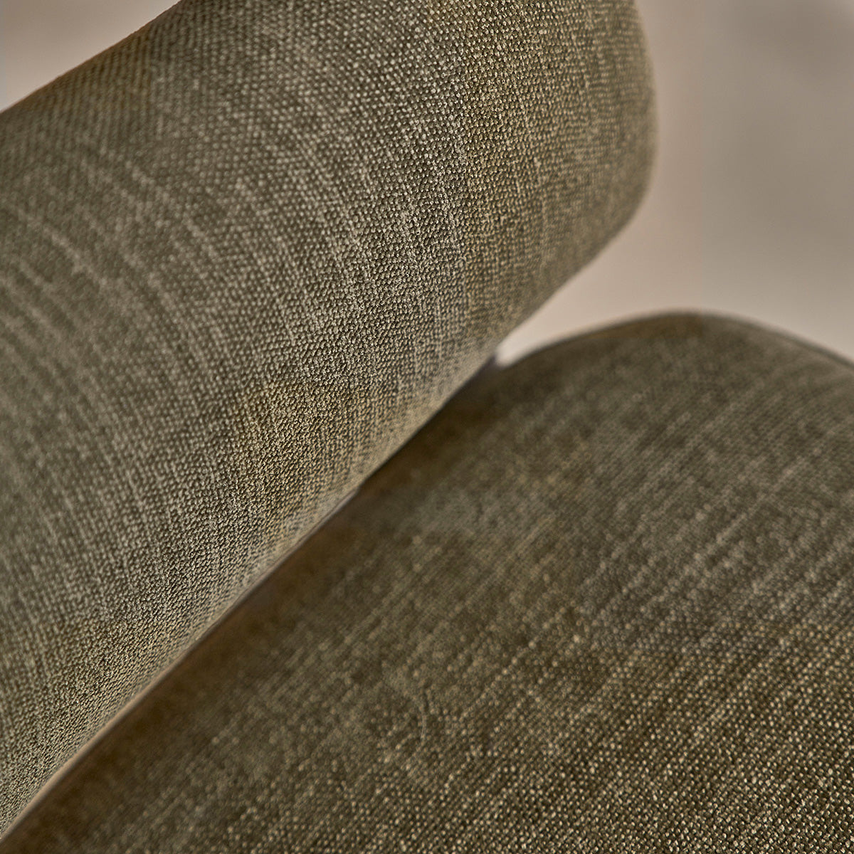 Berah Getah Henri fauteuil chêne chenille kaki noyer