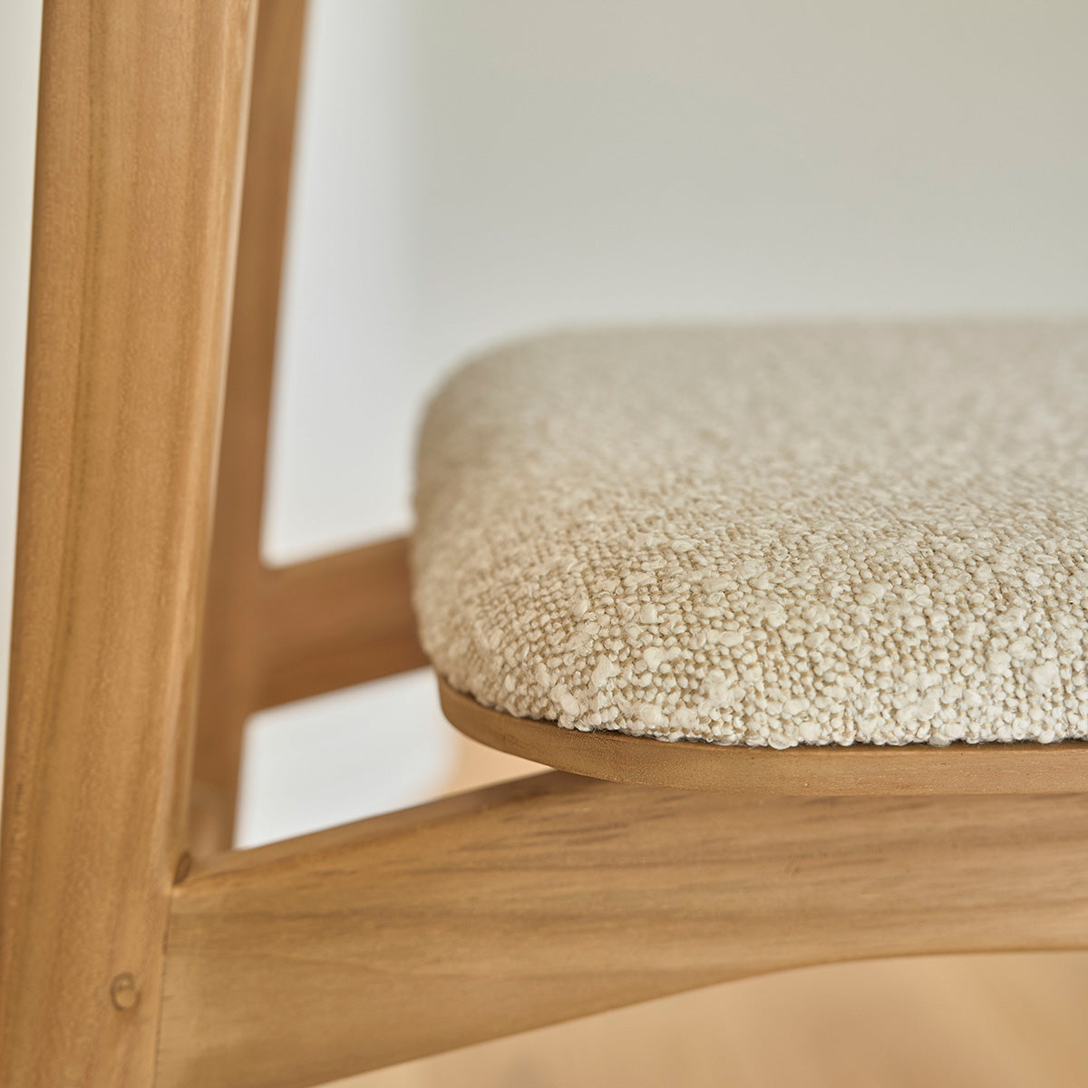 Berah Getah Adele lot 2 chaises teck massif bouclette