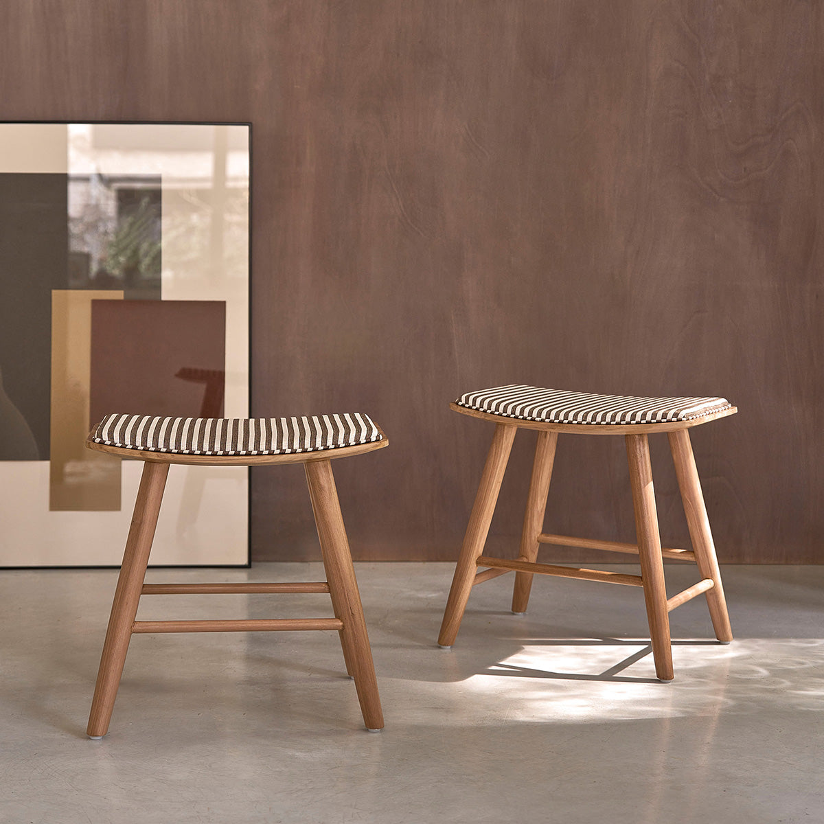 Berah Getah Ambre lot 2 tabourets teck rayures 45cm