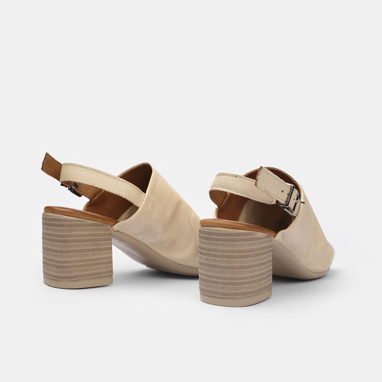 Bata Sandales cuir femme sandales à talon ville