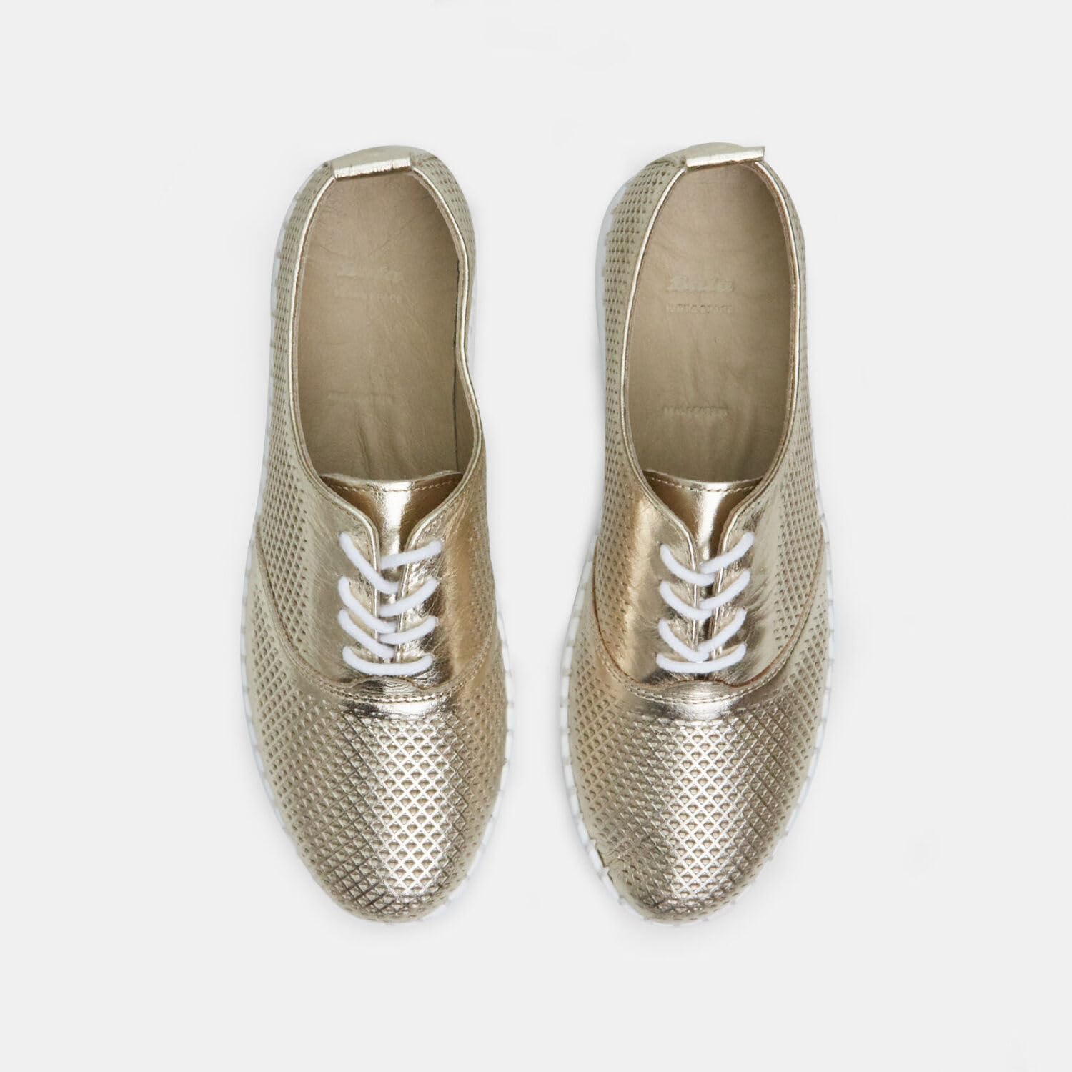 Bata chaussures à lacets femme cuir confort ville
