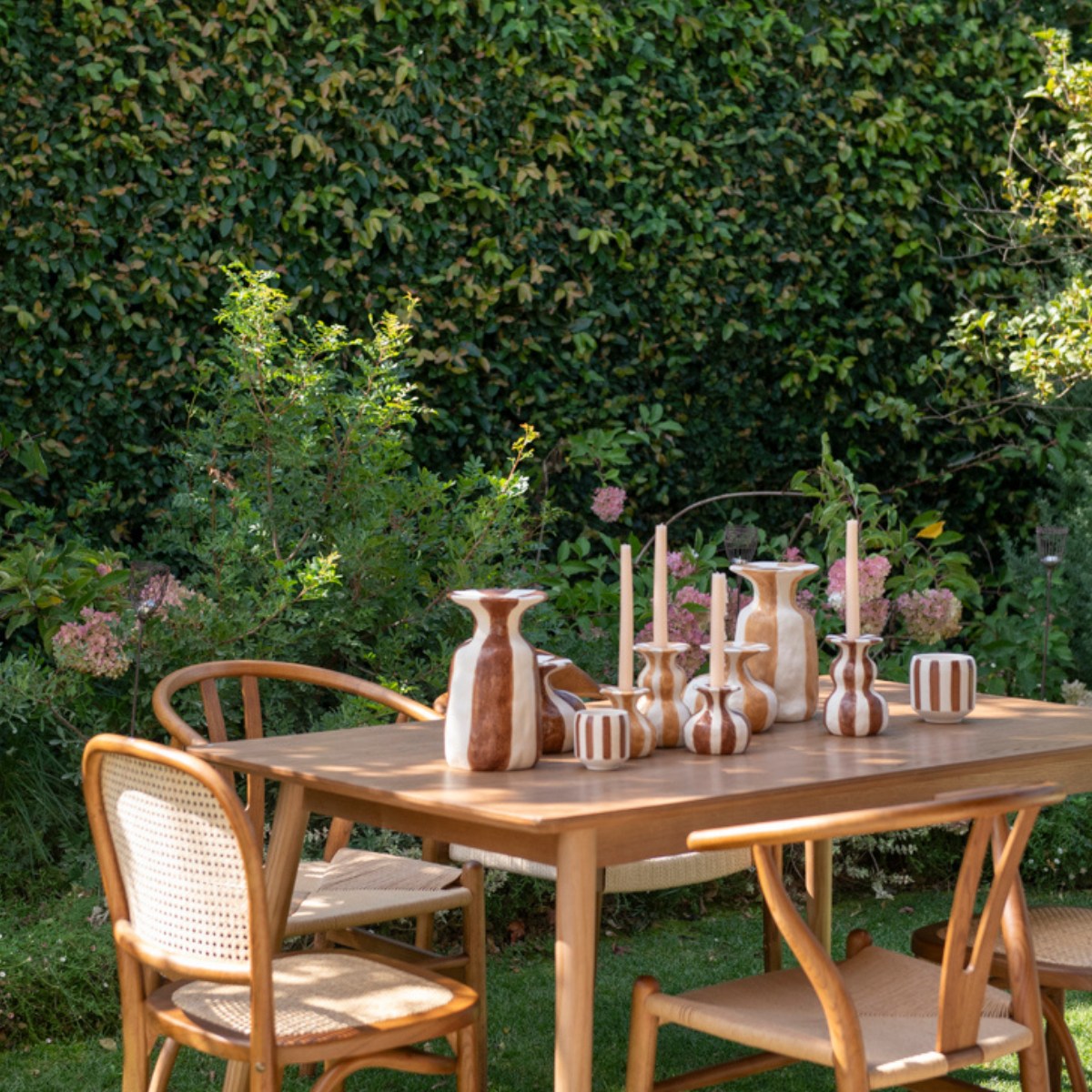 Andrea House Mueble table à manger bois foncé
