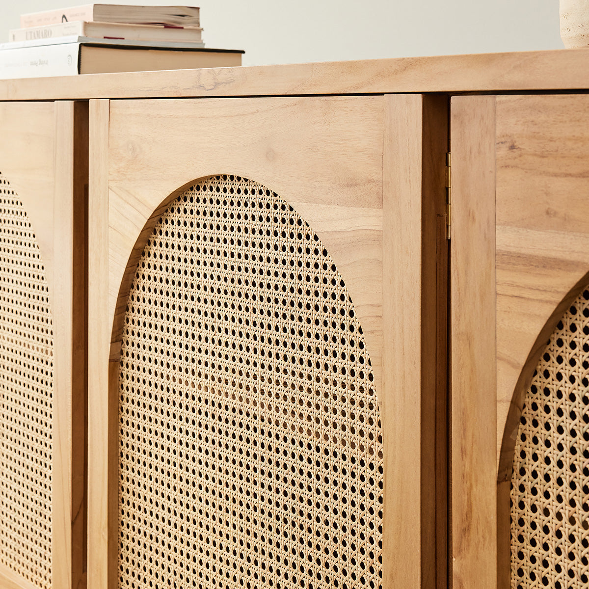 Berah Getah Loé buffet teck cannage 183 cm 3 portes