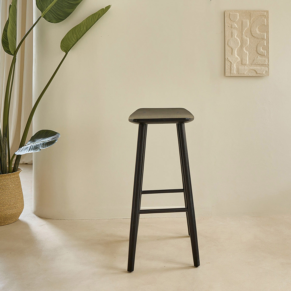 Berah Getah Ambre lot 2 tabourets bar teck noir 75 cm