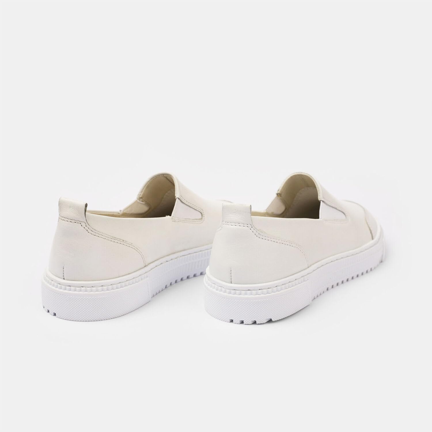 Bata Slip On cuir femme sans lacets confort