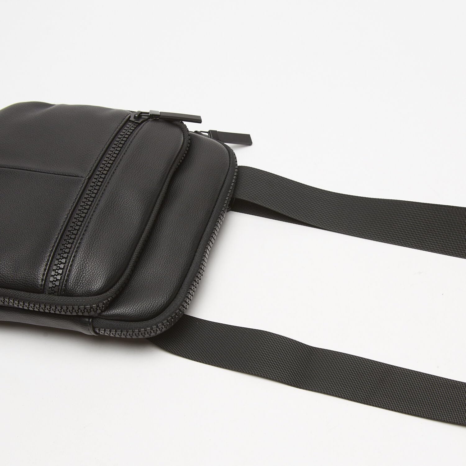 Bata Sac bandoulière femme triple zip