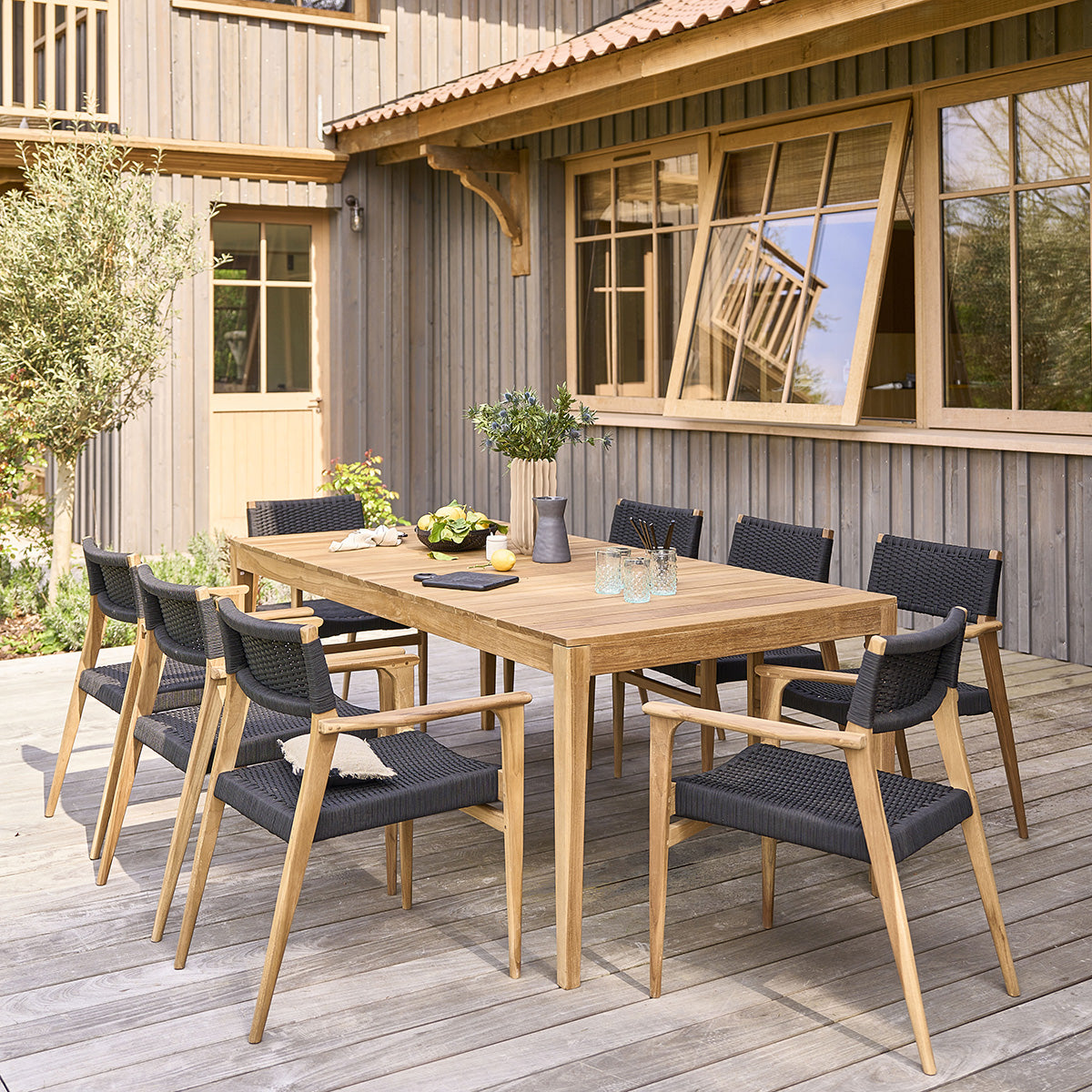 Berah Getah Esther salon de jardin teck 8 pers cordage noir