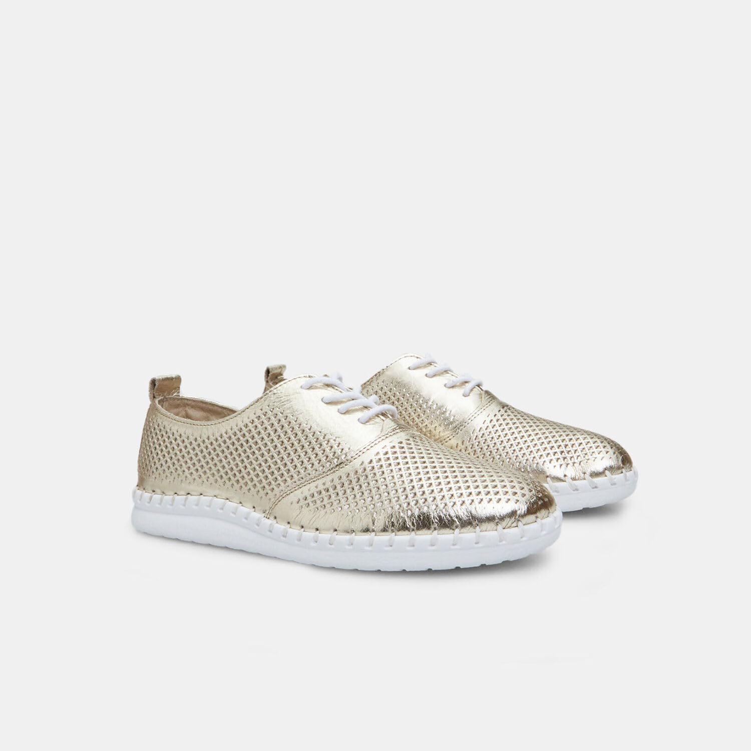 Bata chaussures à lacets femme cuir confort ville