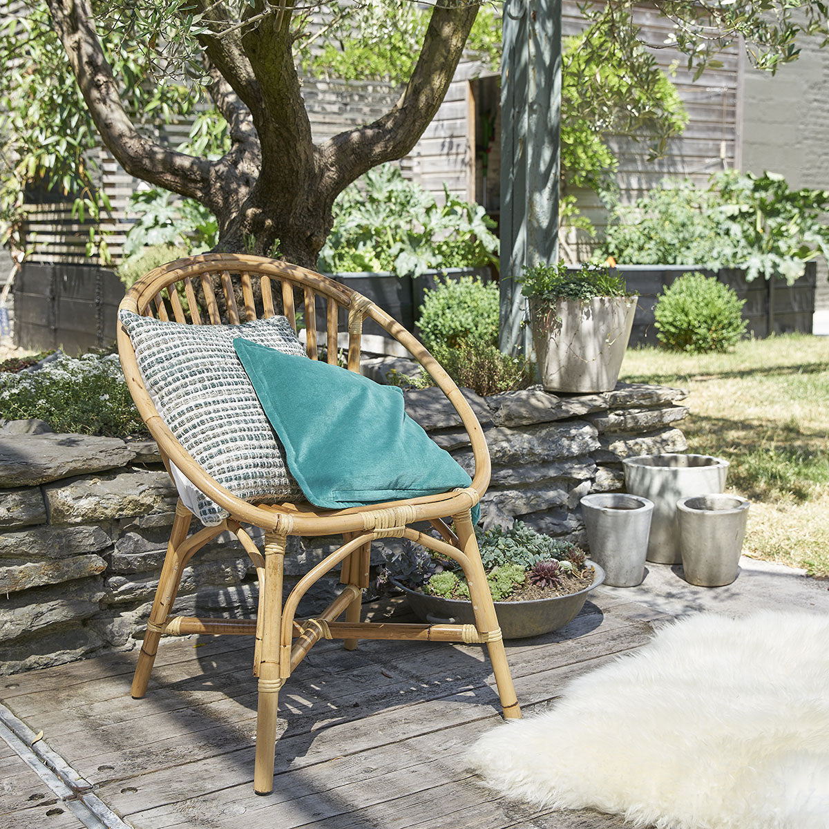 Berah Getah Paola lot 2 fauteuils rotin naturel coussin