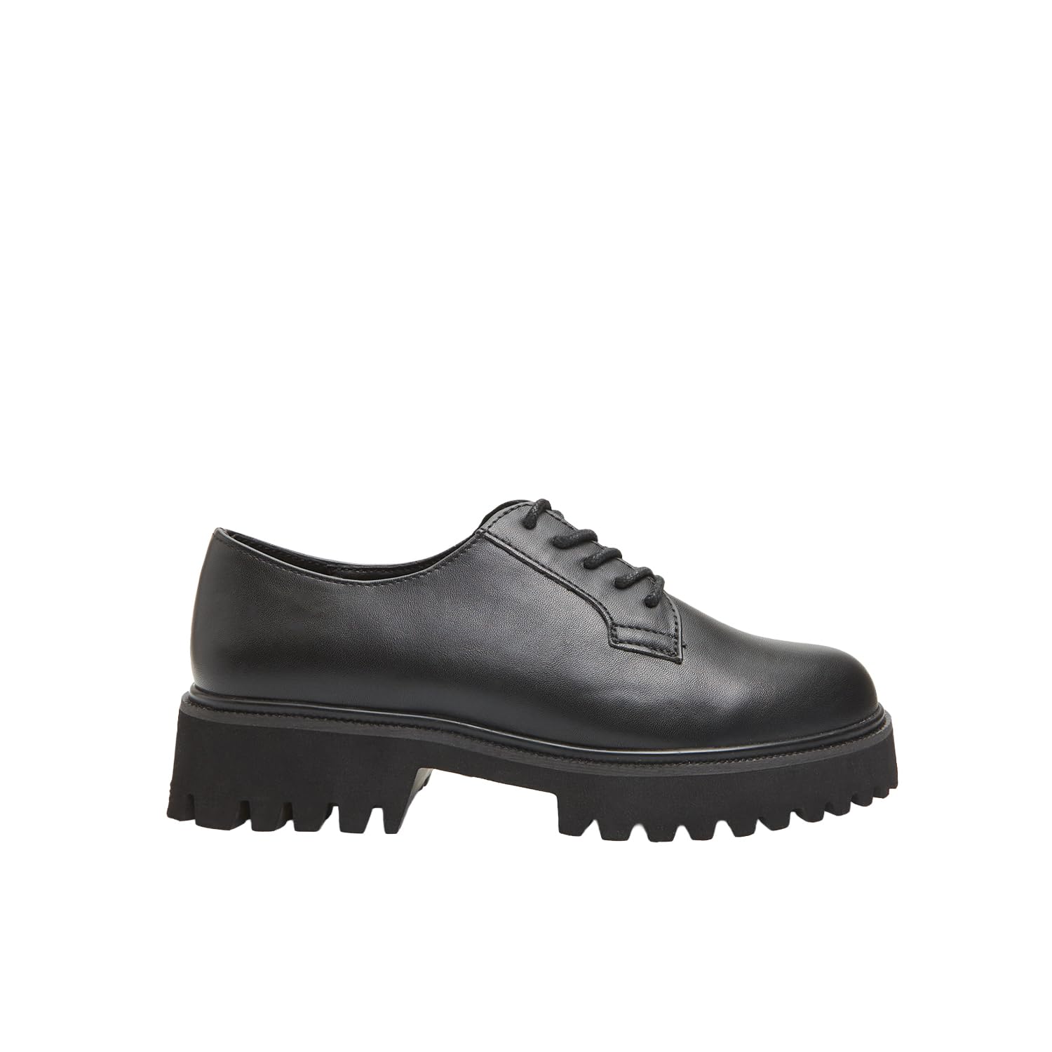 Bata Chaussures à lacets femme semelle crampons