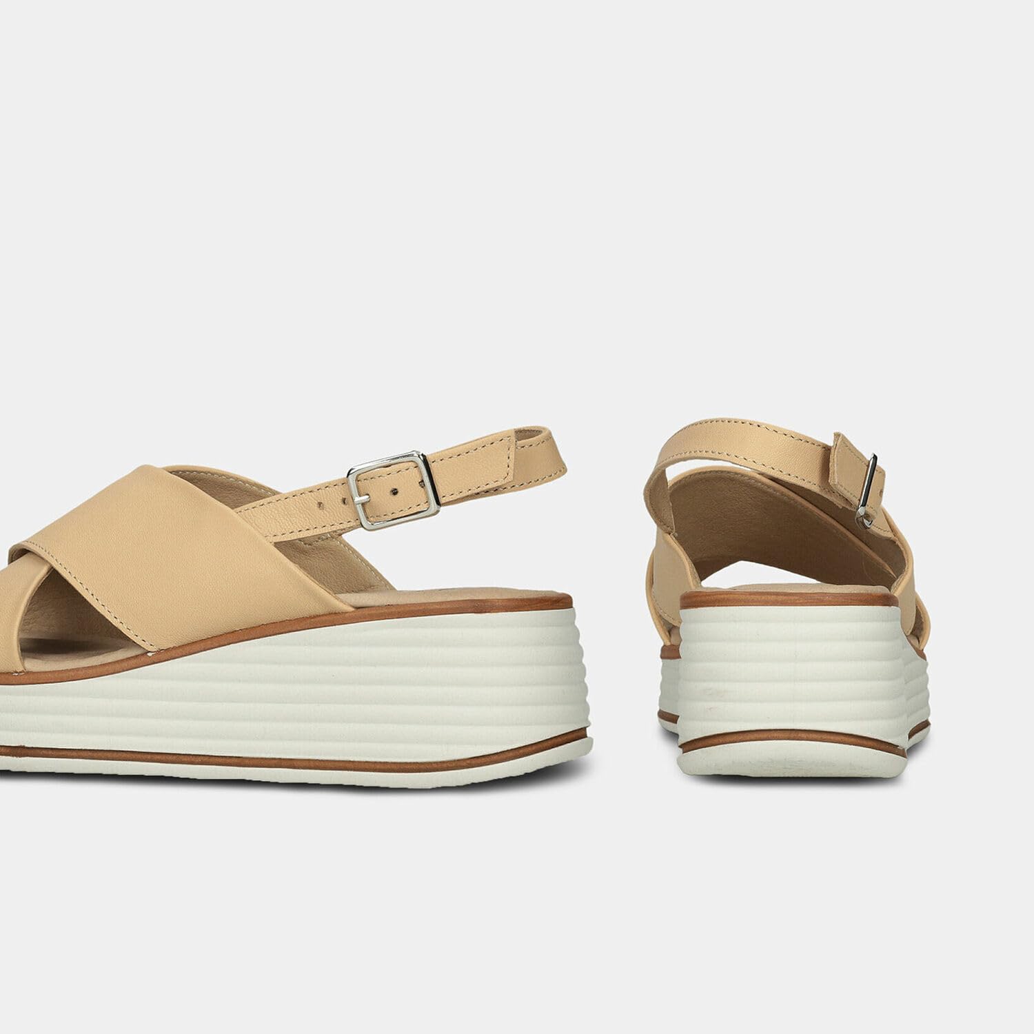 Bata Sandales daim femme sandales plates été