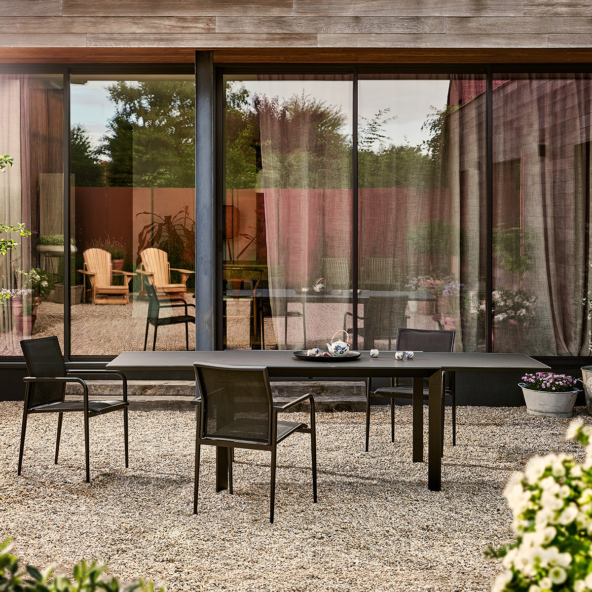 Berah Getah Basalt table de jardin extensible noire 6/10 pers.