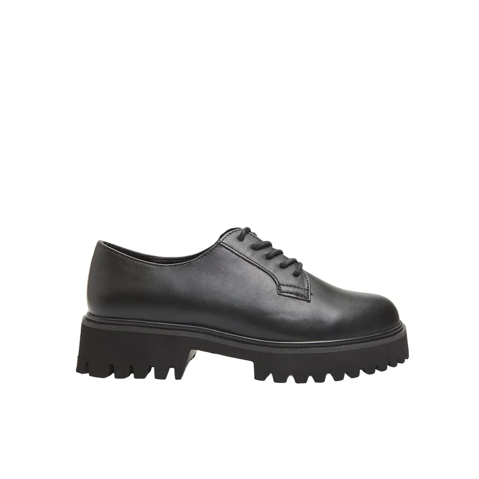 Bata Chaussures à lacets femme semelle crampons
