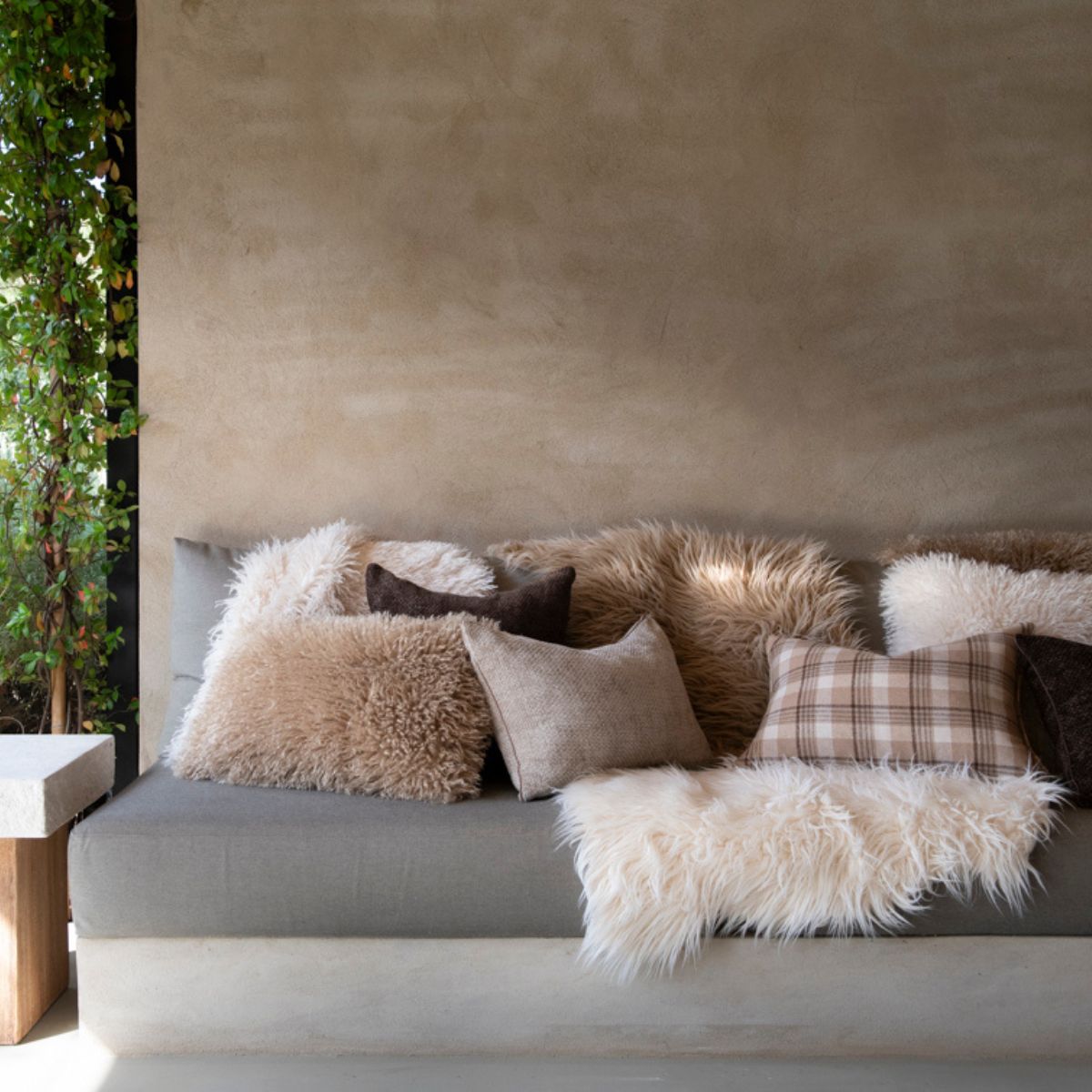 Andrea House coussin poils beige 50x50 carré