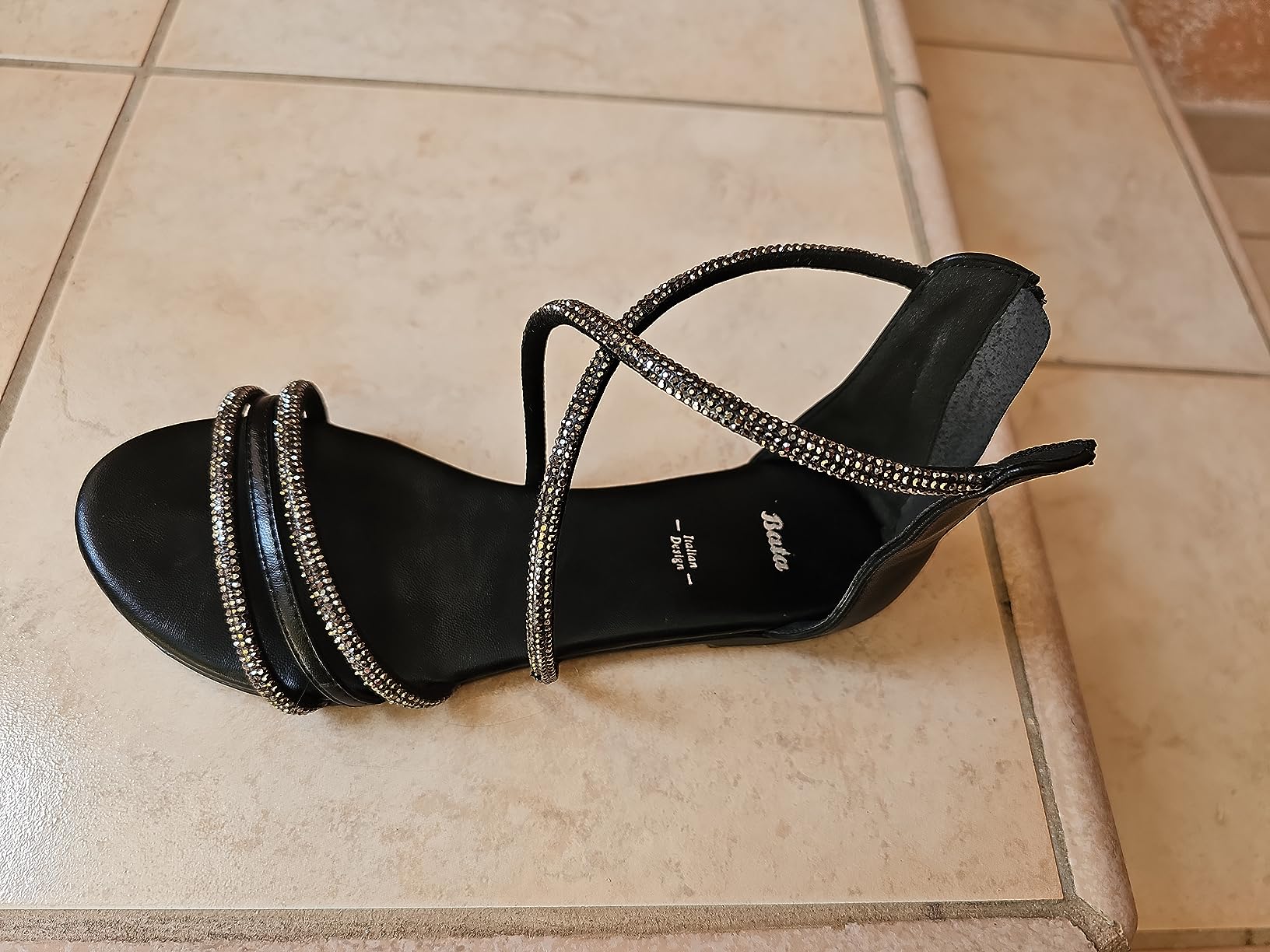 Bata Sandales sandales plates femme strass confort