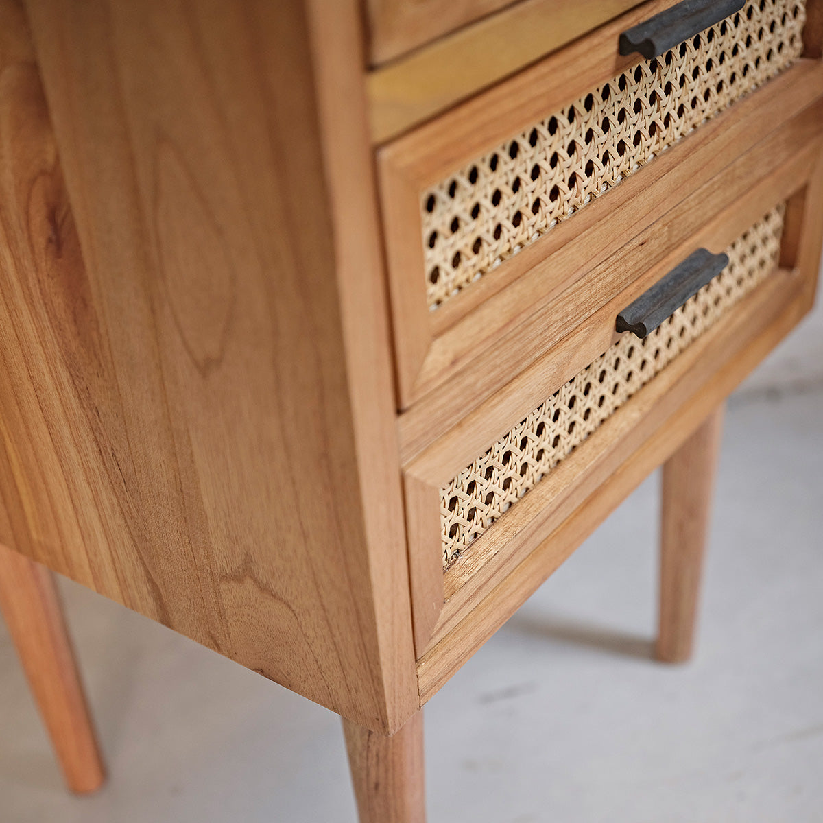 Berah Getah Alba table de chevet mindi cannage 40 cm