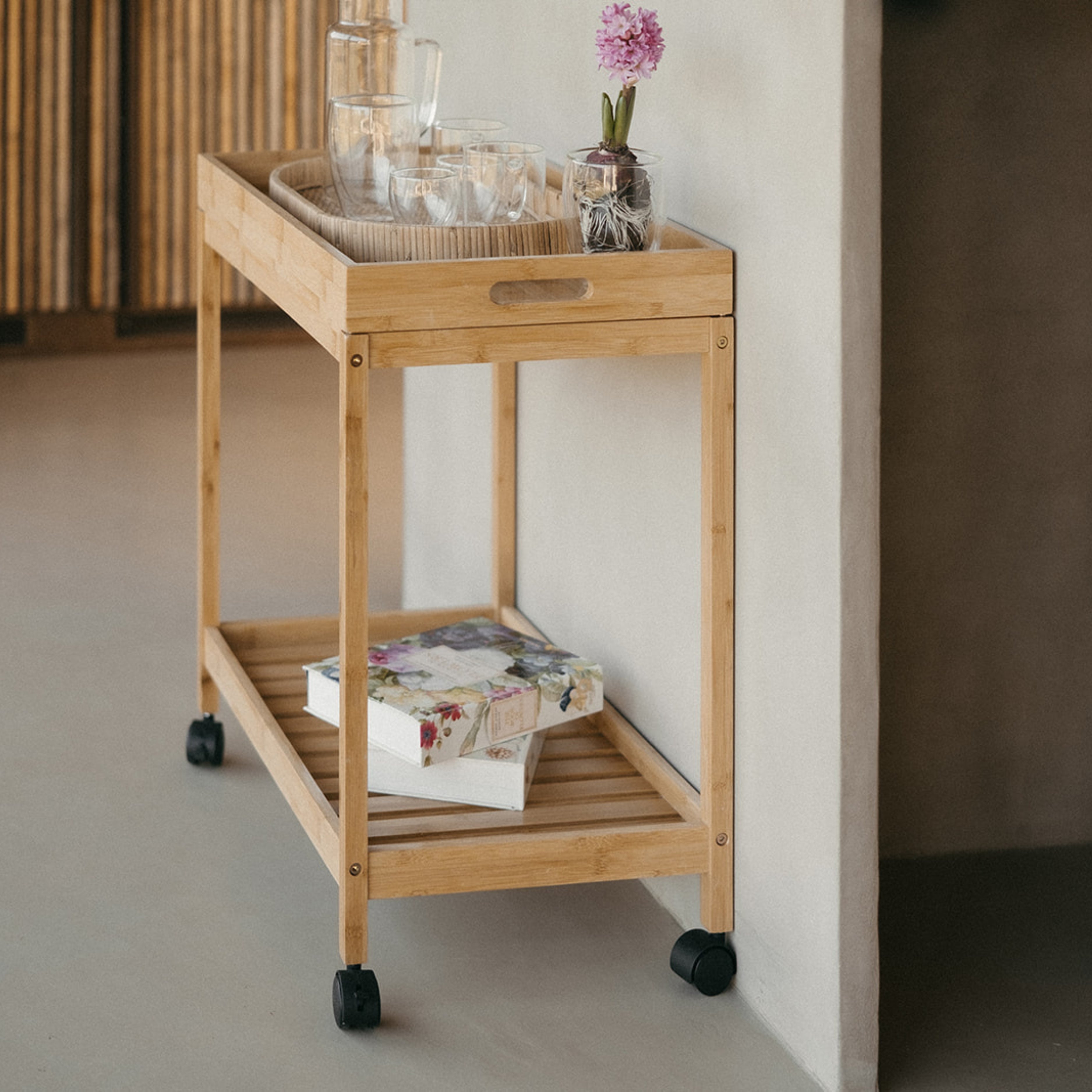 Andrea House Cocina y Mesa desserte bambou plateau amovible
