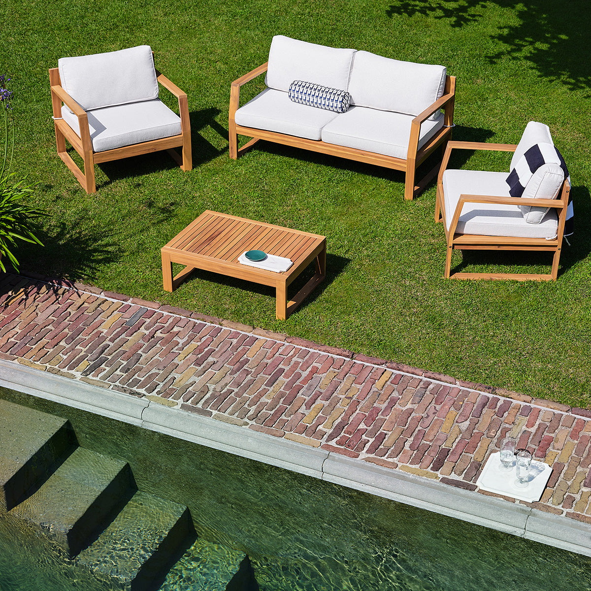 Berah Getah Milos salon de jardin bas acacia 4 places gris