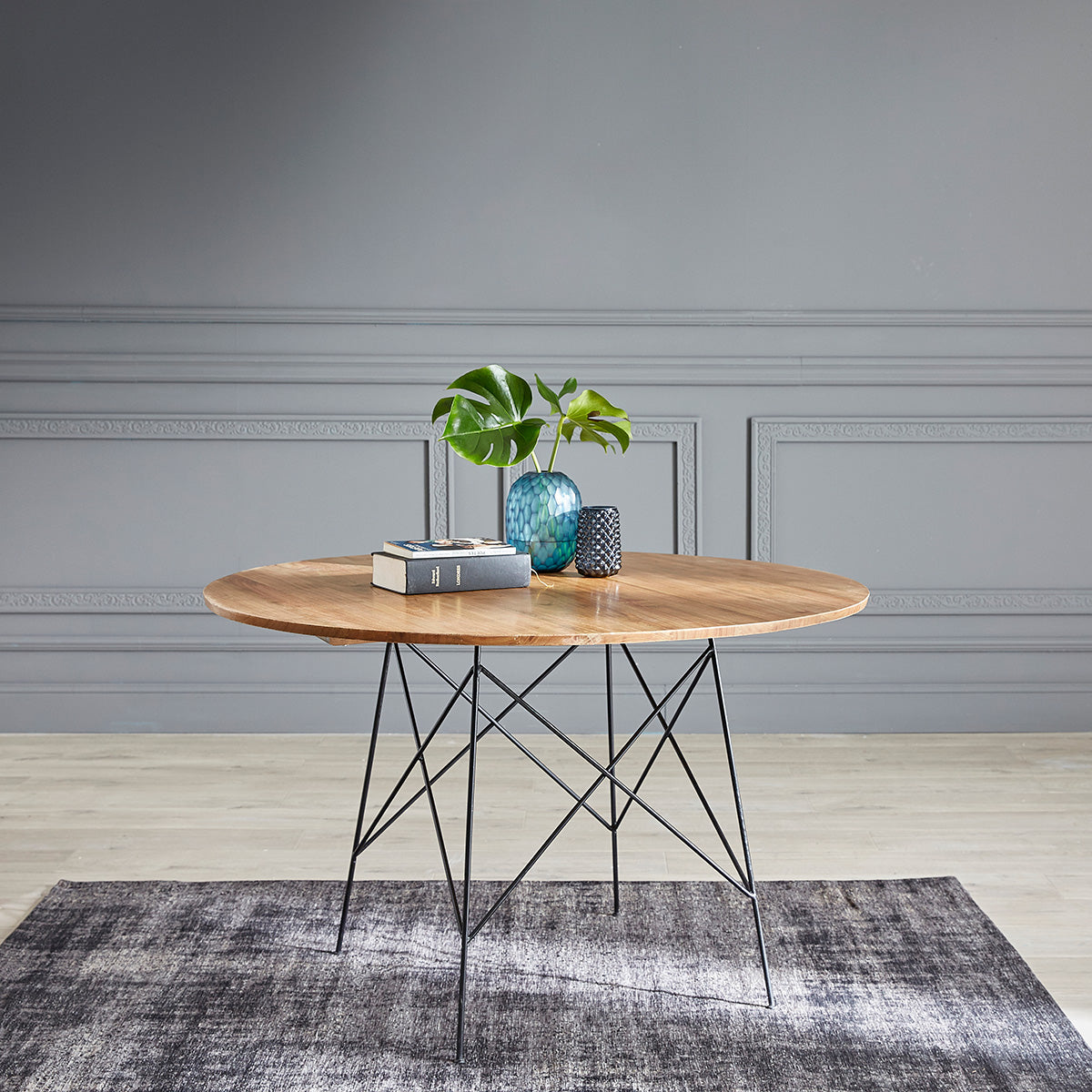 Berah Getah TILO table ronde mindi 4 pers. bois métal