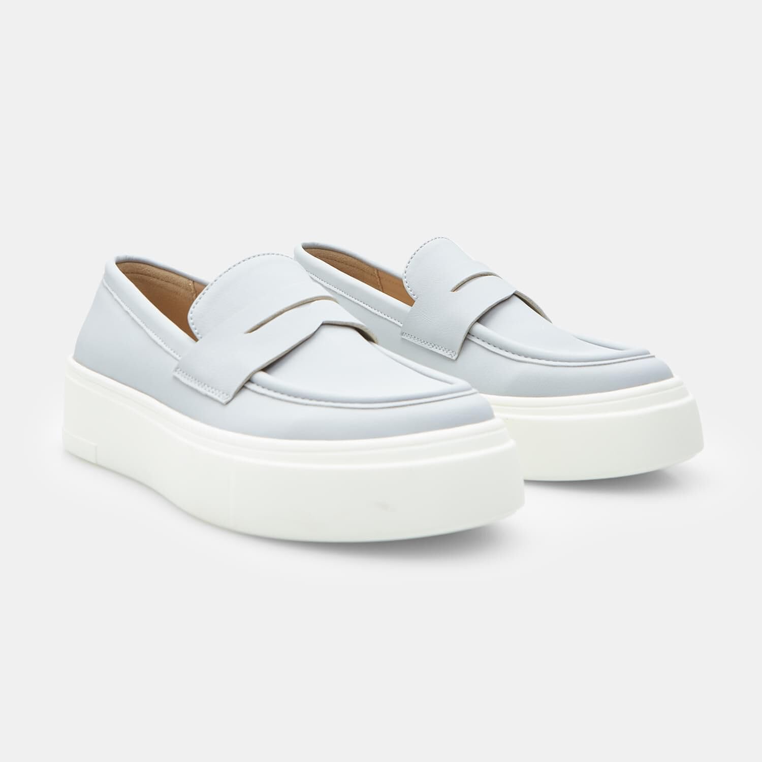 Bata Mocassins femme cuir bleus nude confortables
