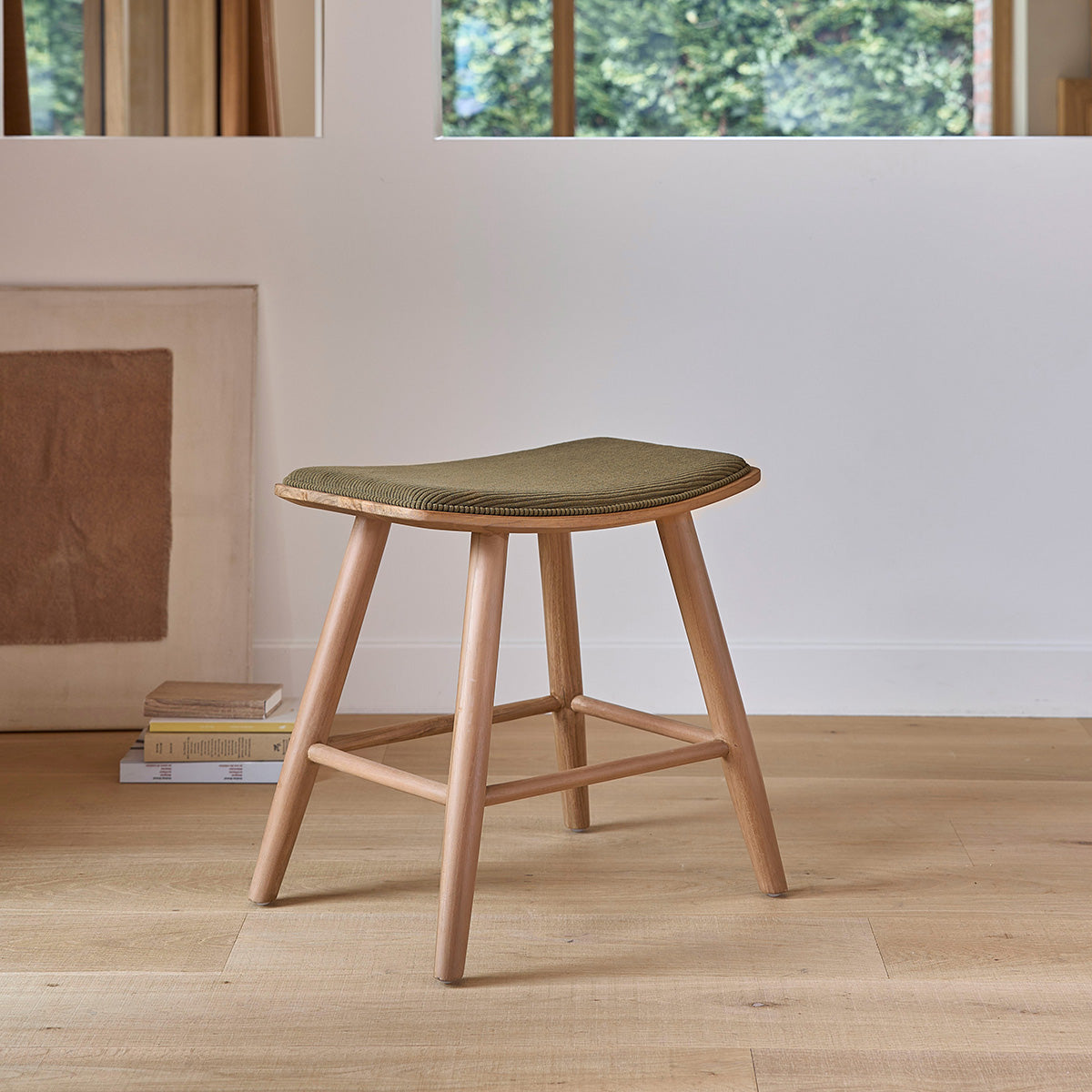 Berah Getah Ambre Tabouret Bar Teck Velours 45 cm