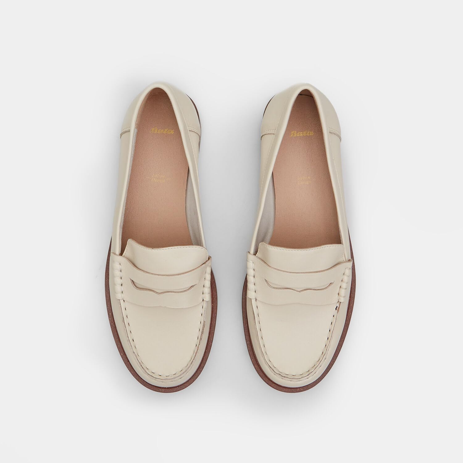 Bata Mocassins cuir femme beige semelle gomme