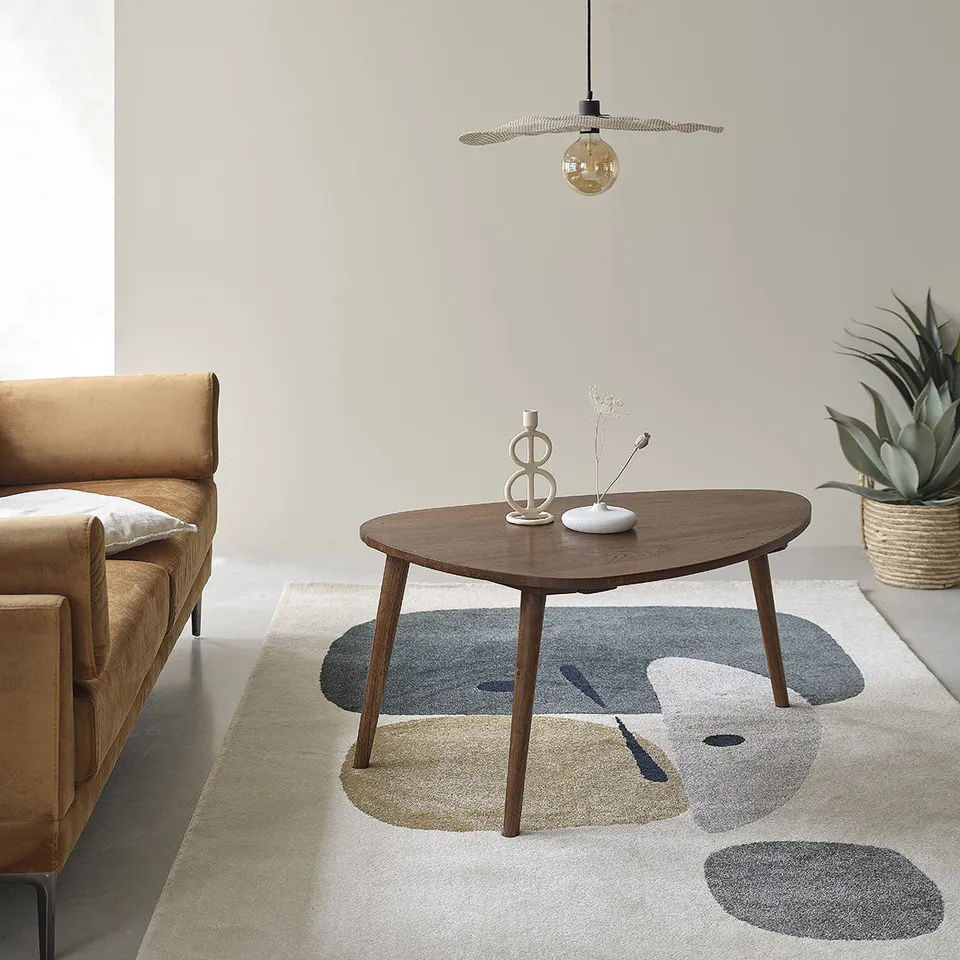 Berah Getah BRUNE table basse mindi noyer 100 cm triangle