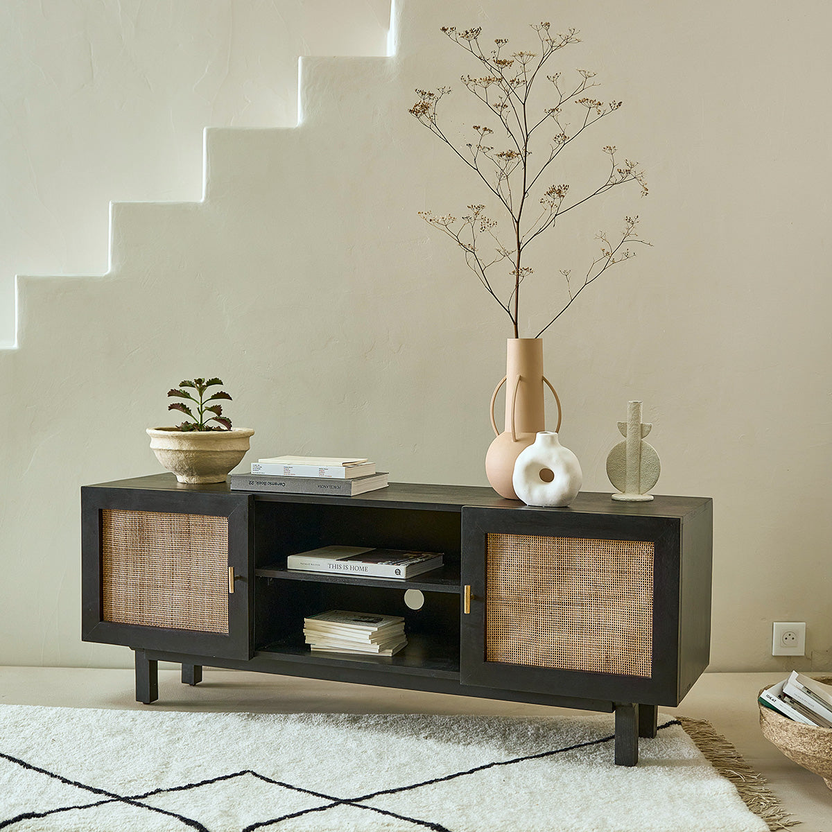 Berah Getah Salon meuble TV manguier noir cannage 140 cm