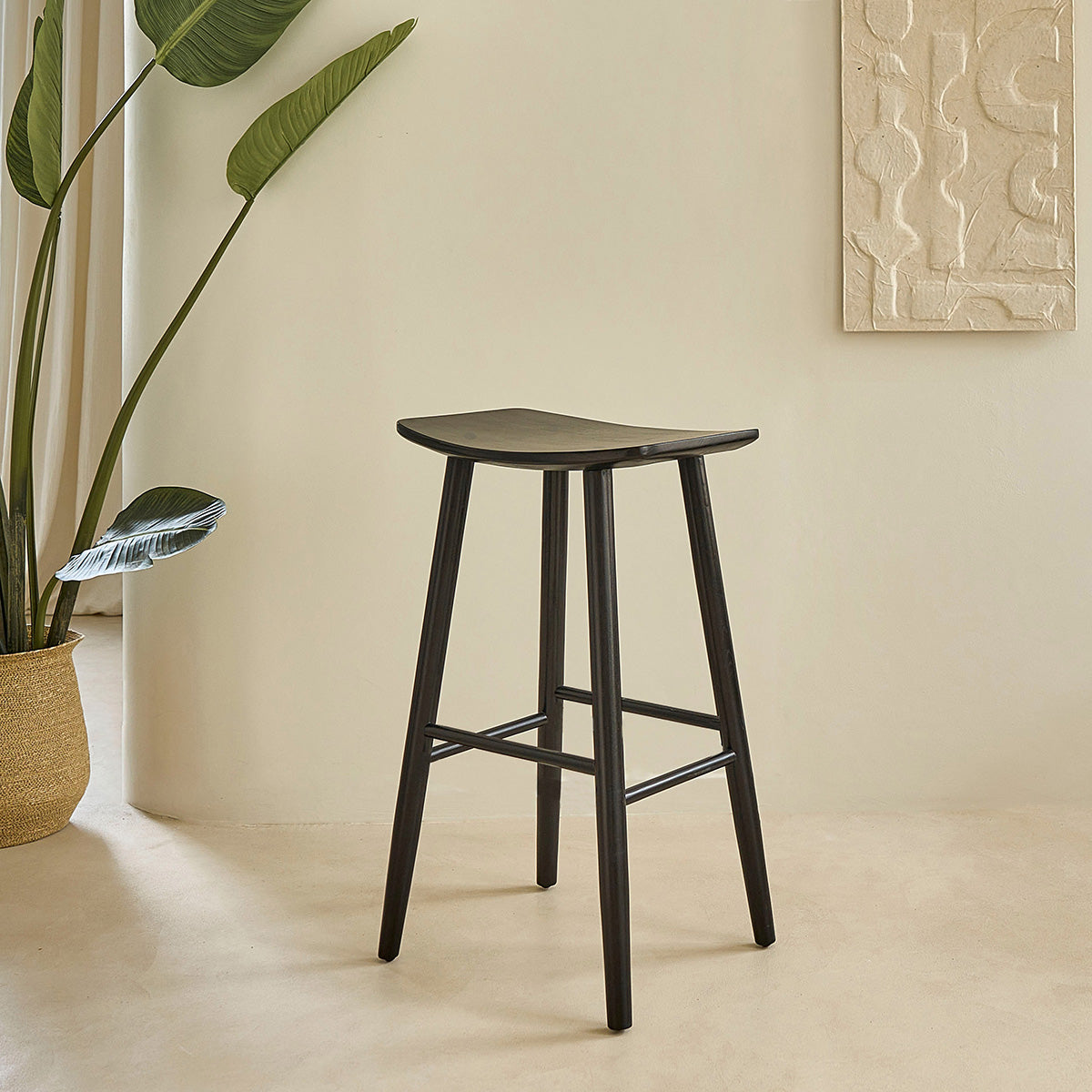 Berah Getah Ambre lot 2 tabourets bar teck noir 75 cm