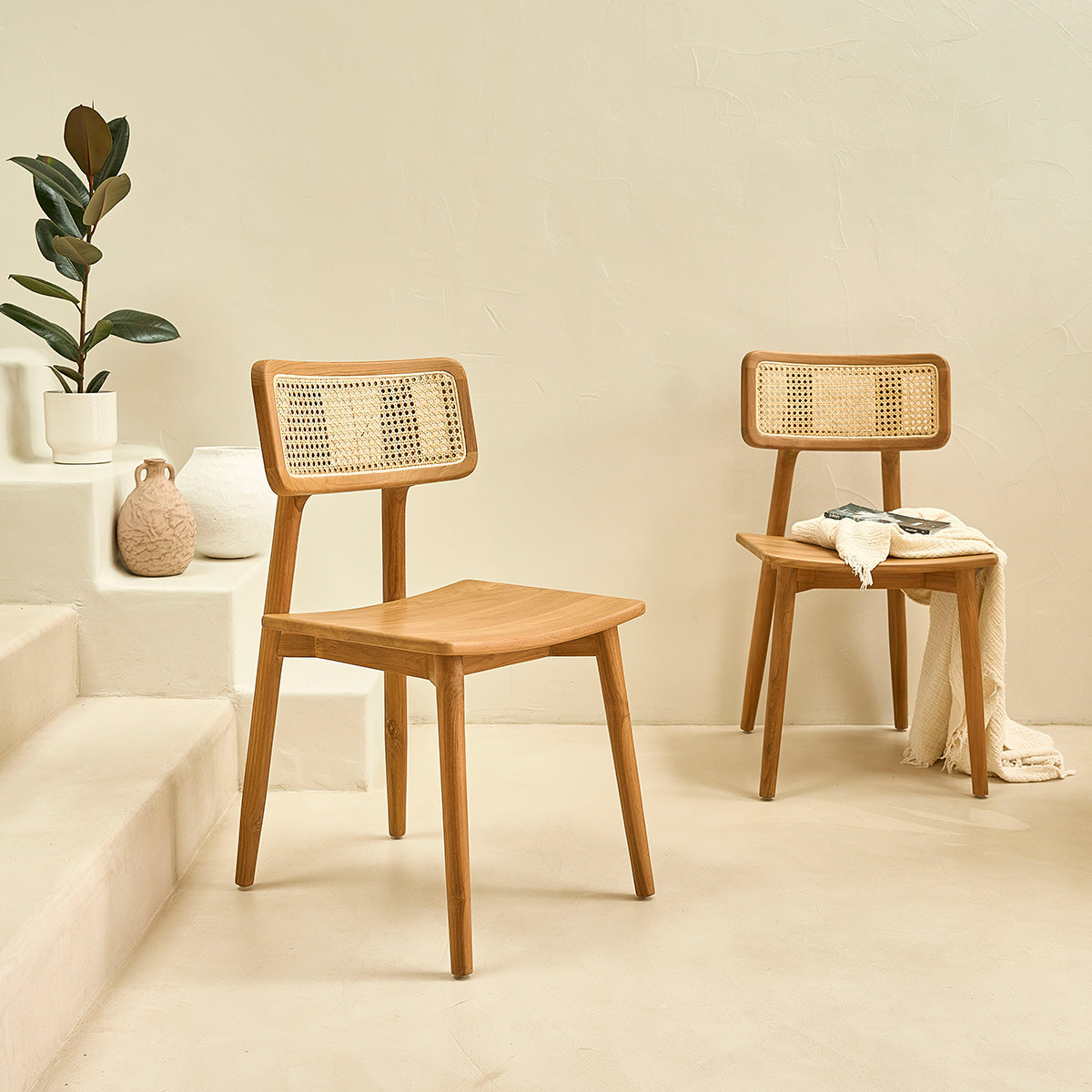 Berah Getah Sixtine lot 2 chaises teck cannage