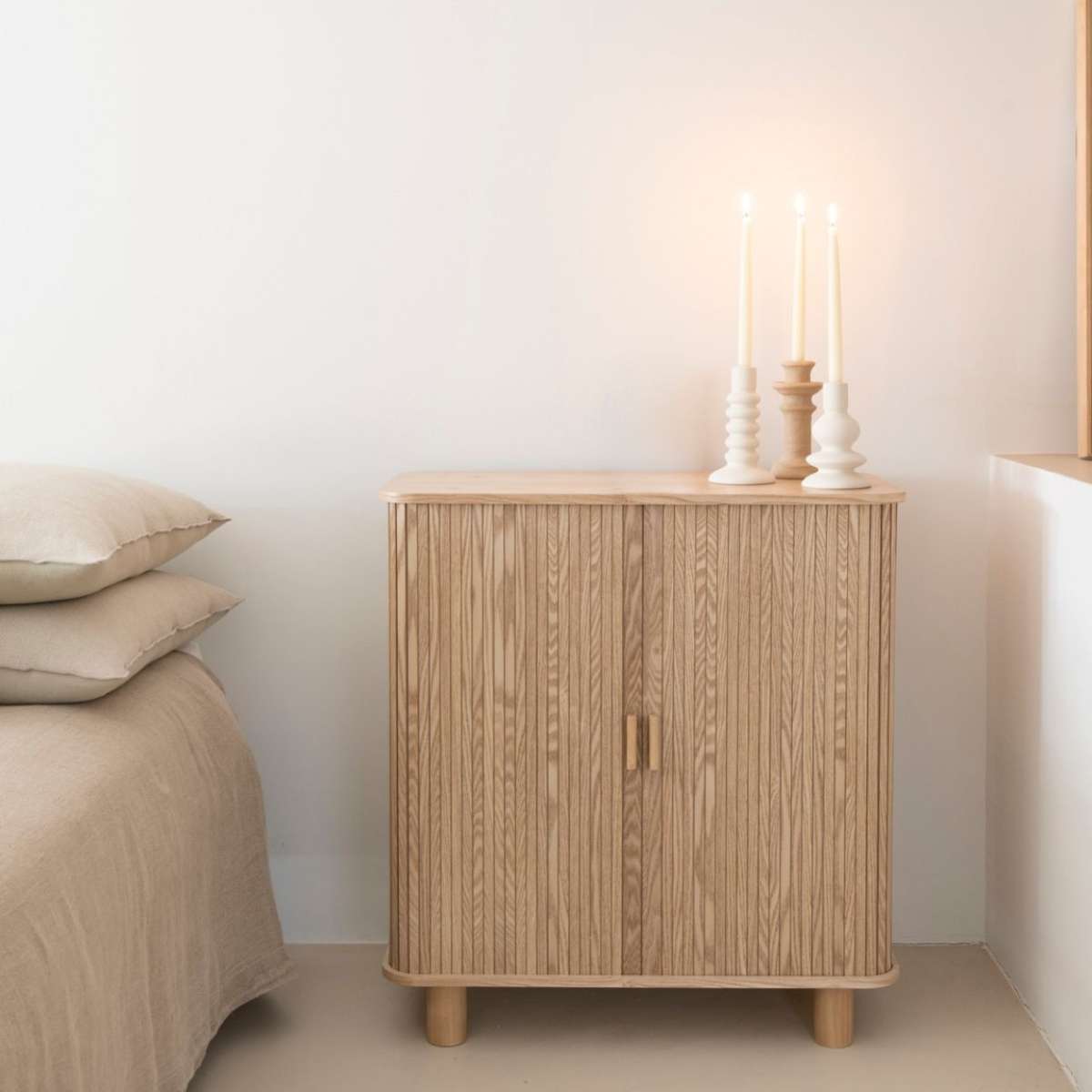 Andrea House armoire frêne pin portes coulissantes