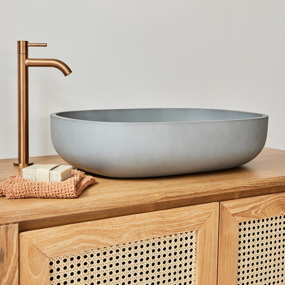 Berah Getah Lotus vasque béton gris ovale 50 cm à poser