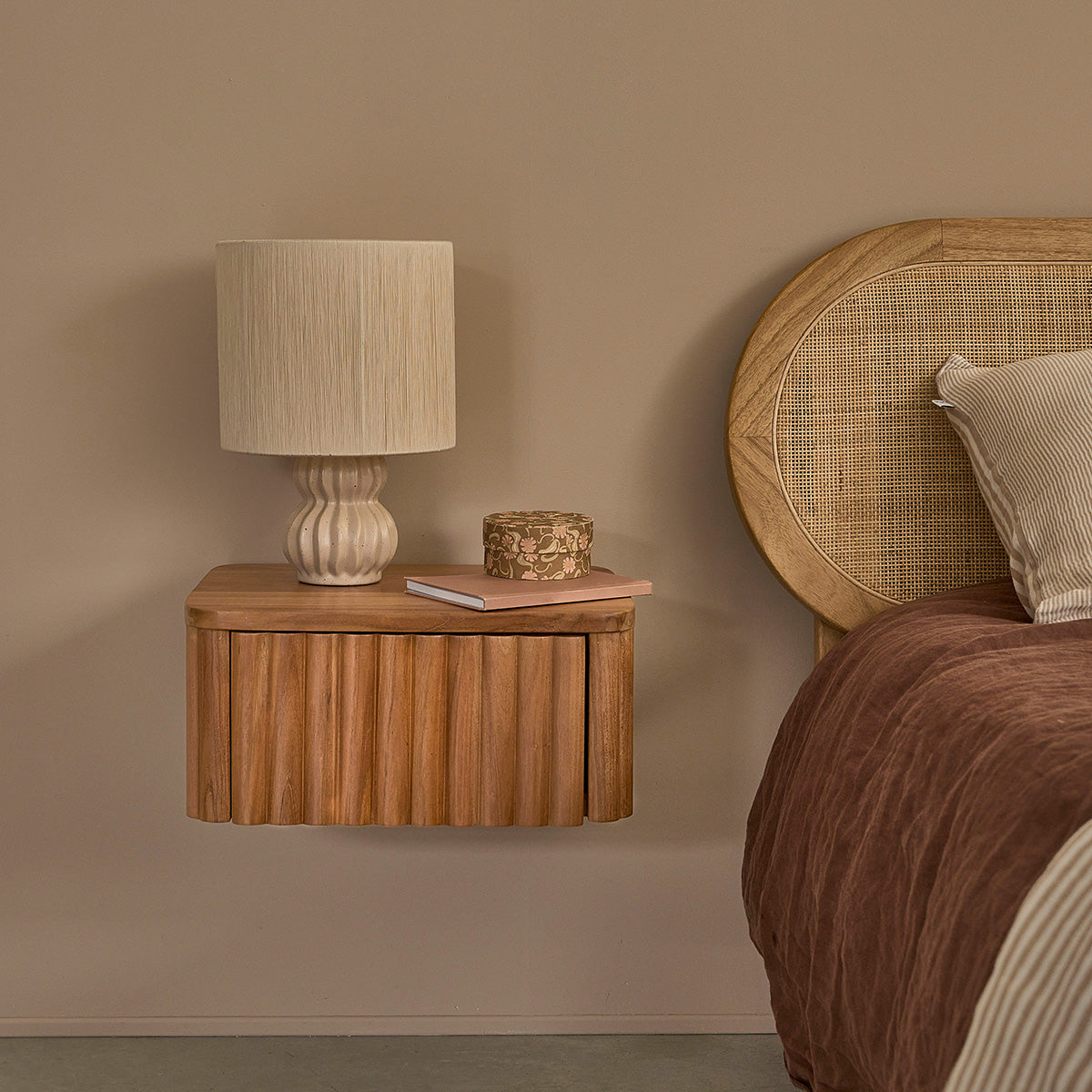 Berah Getah Chambre Belize Chevet suspendue teck 45 cm